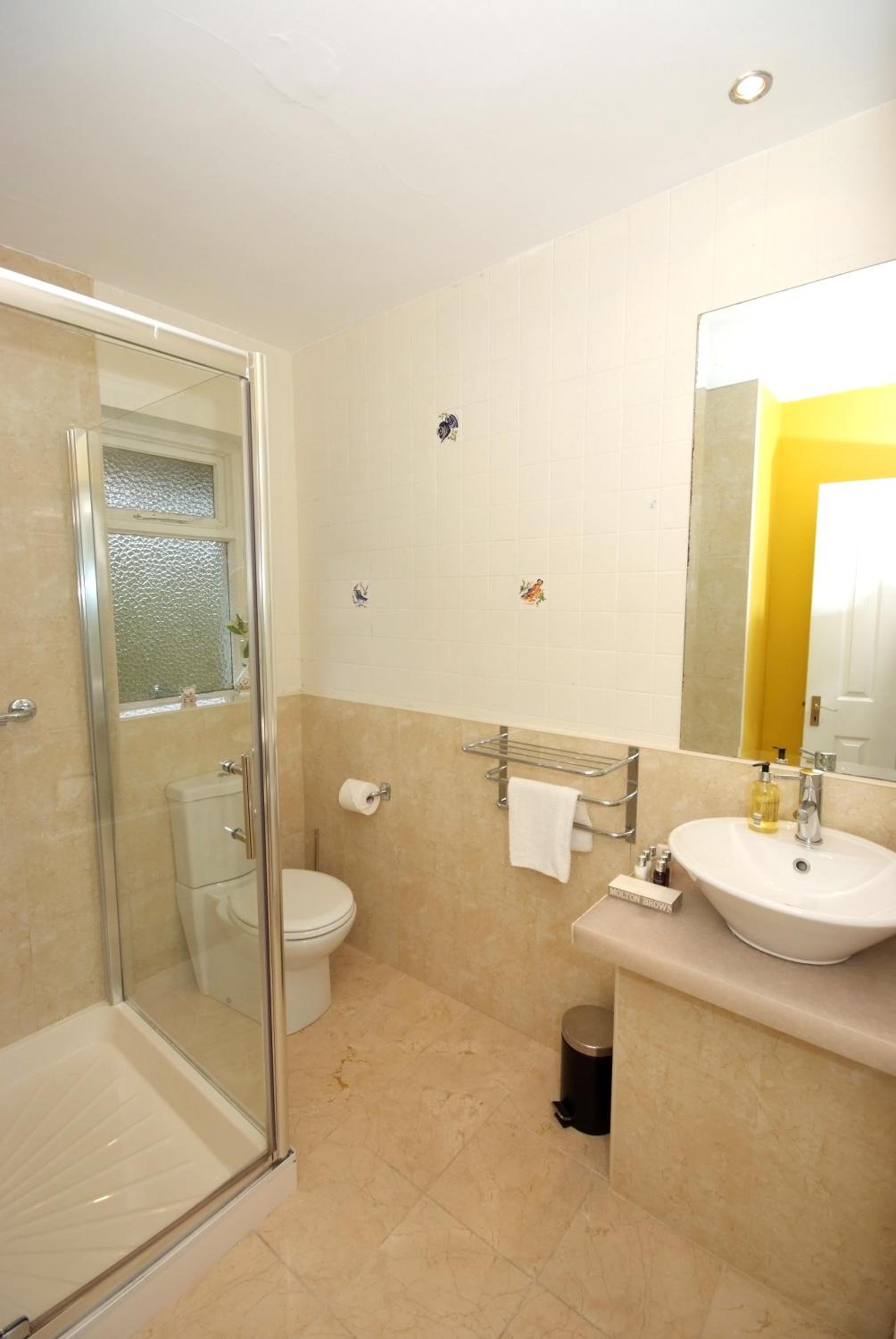 Double Room - Photo 3