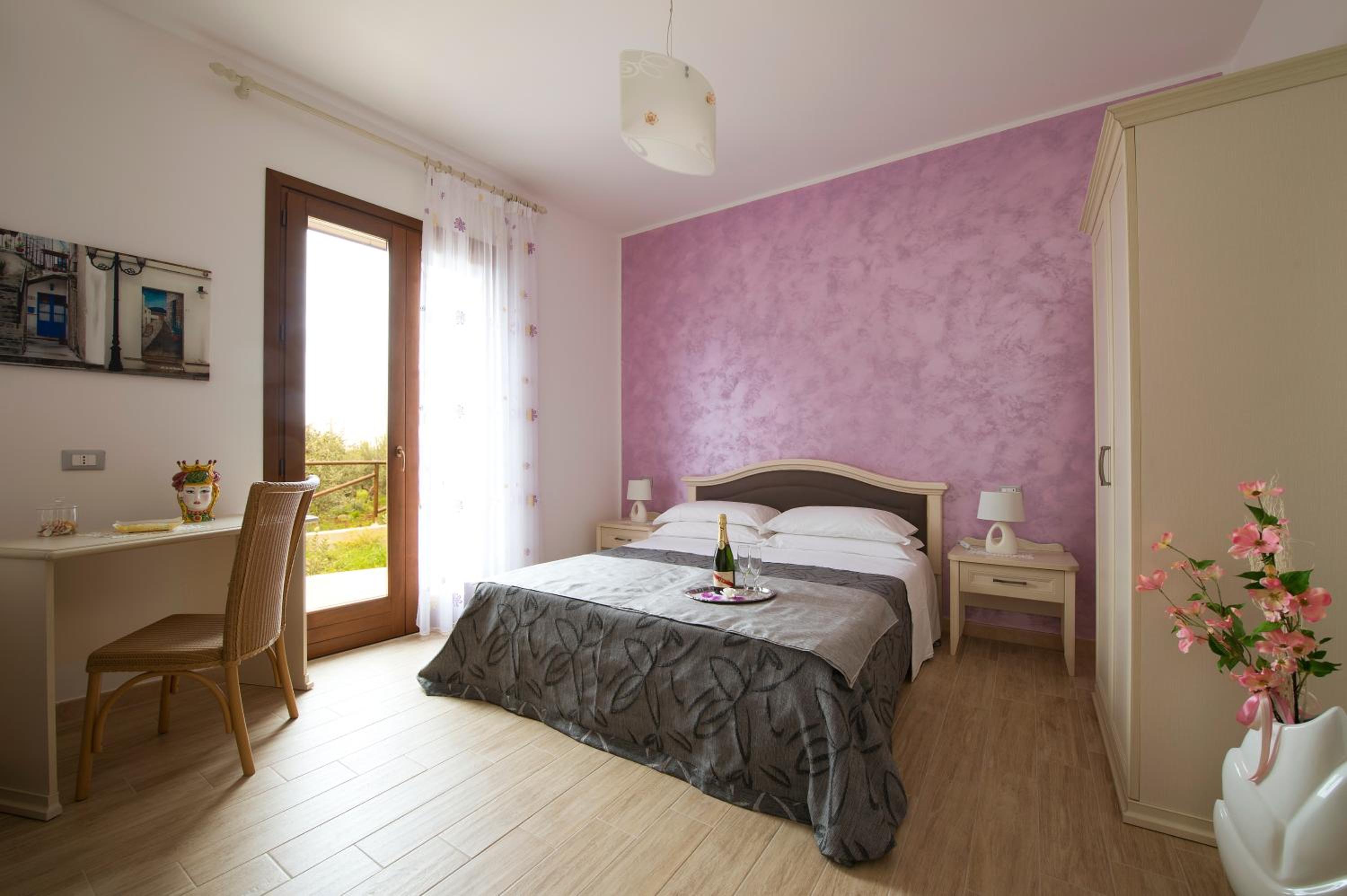 Triple Room with Garden View - Photo 5