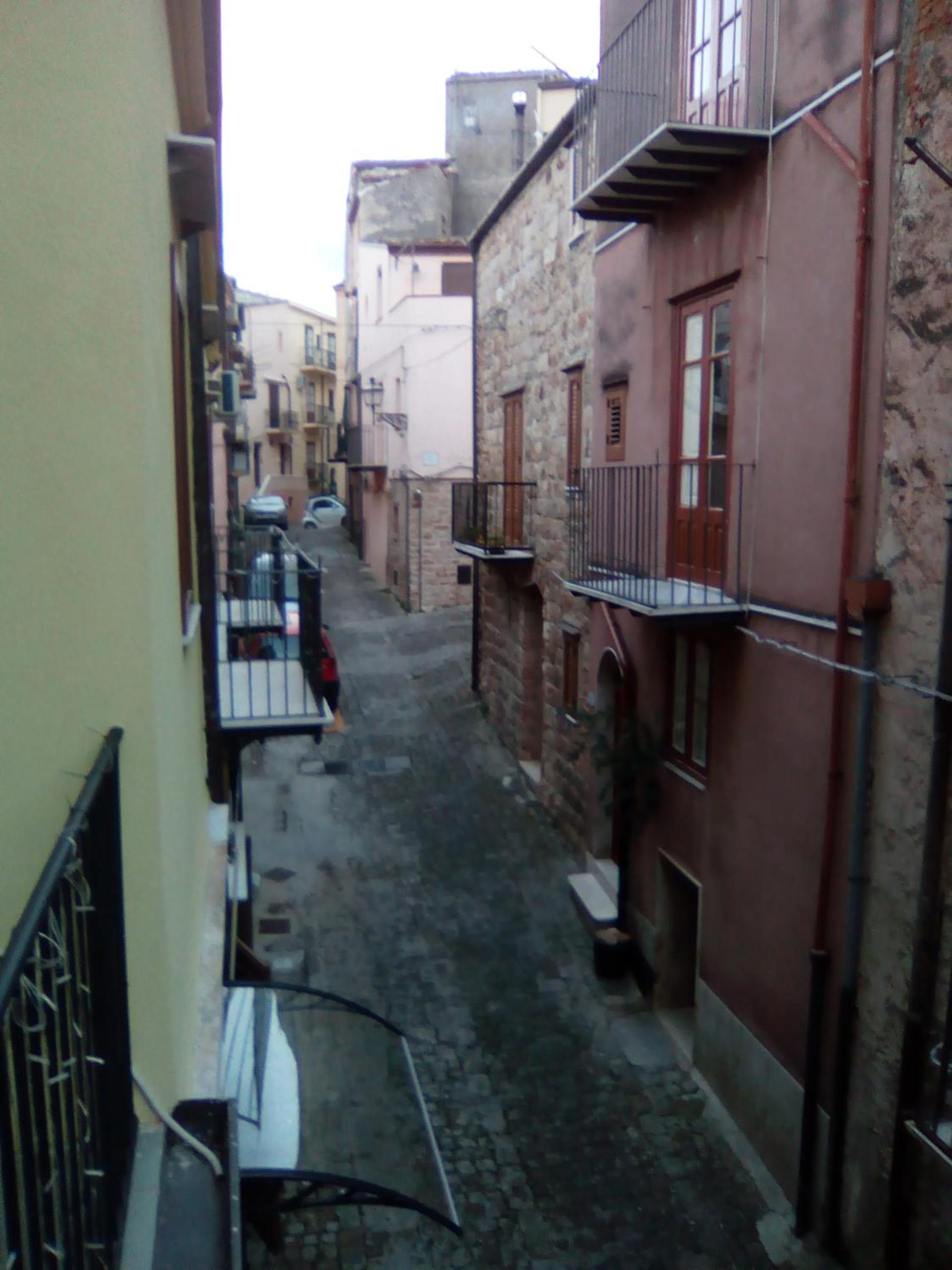 Apartment with Terrace - Photo 14