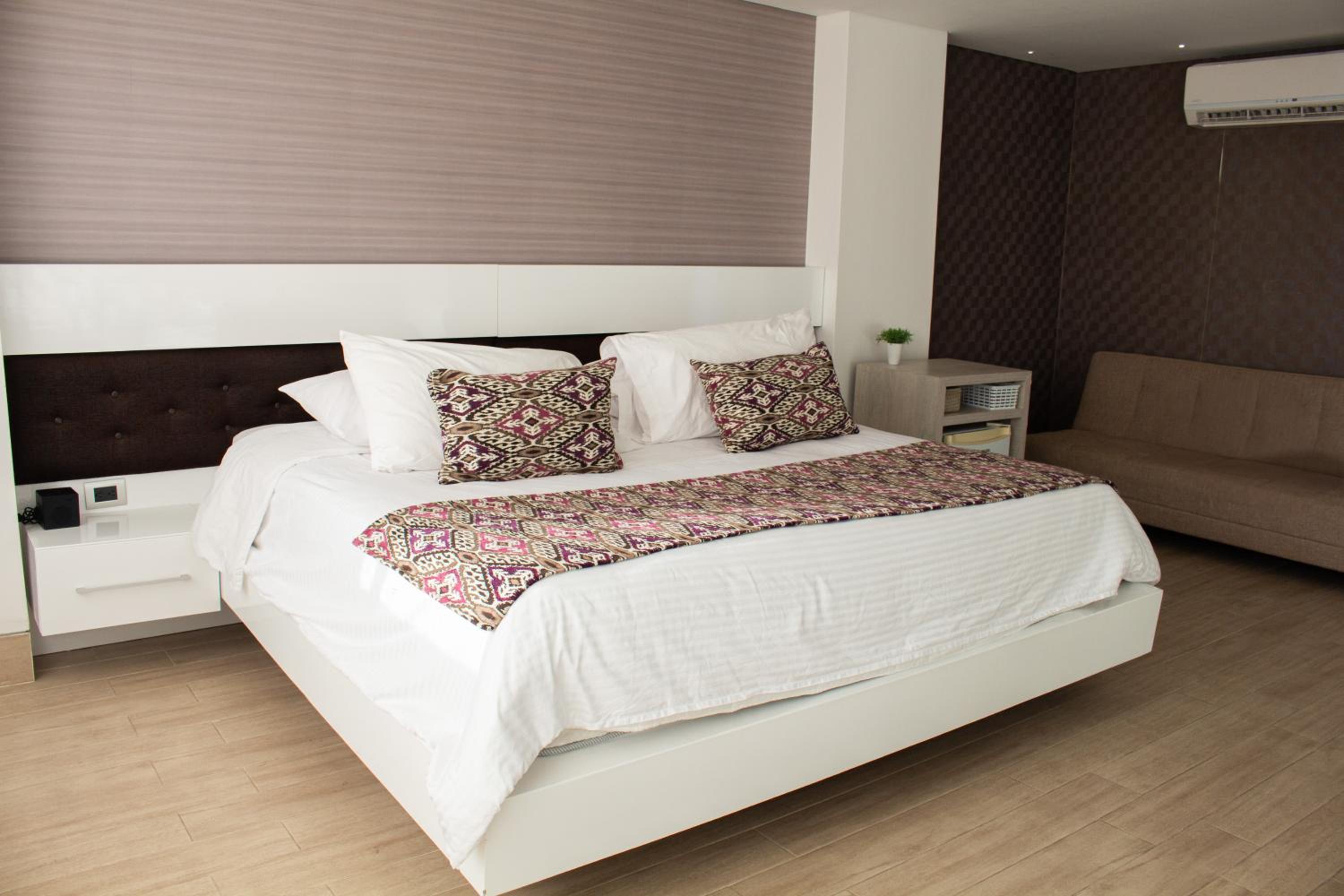 Deluxe Suite photo 2
