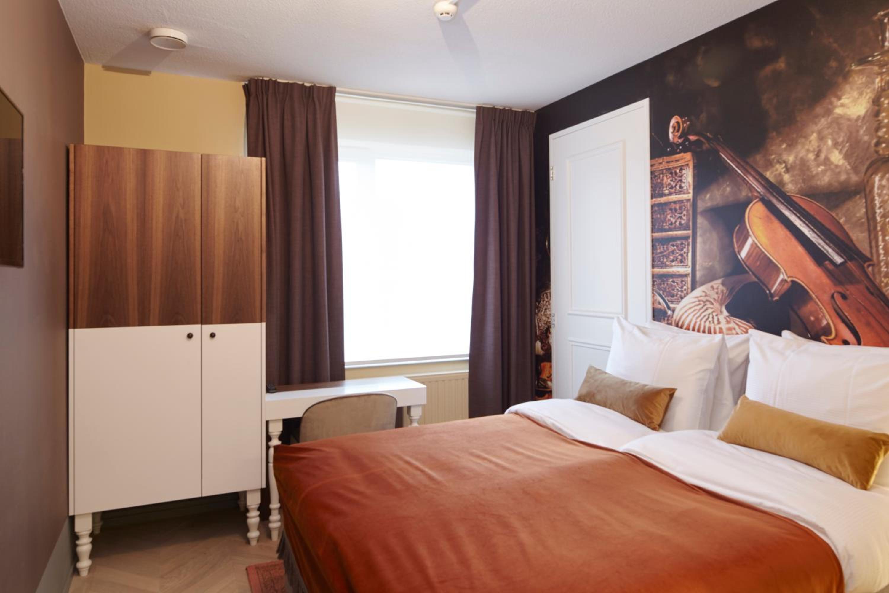 Small Twin Room photo 1