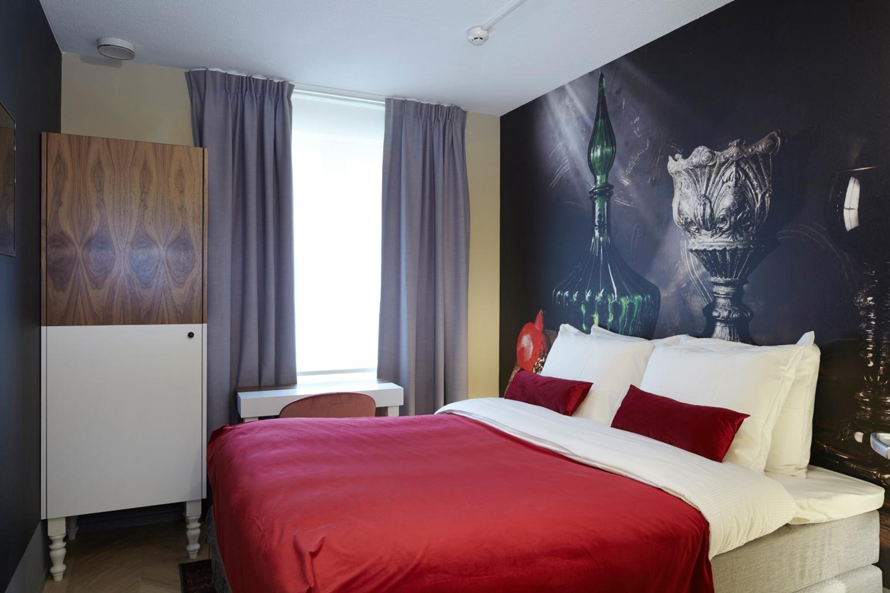 Small Double Room photo 1