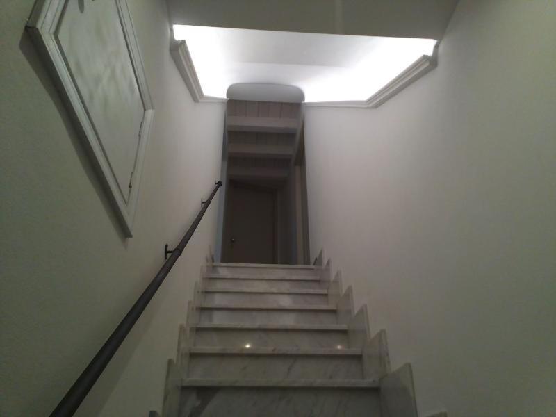 Apartment with Terrace - Photo 13
