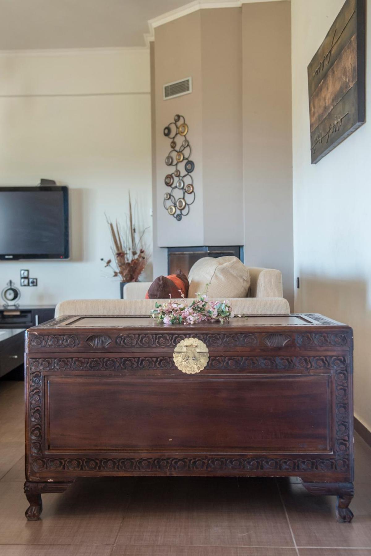 Three-Bedroom House - Photo 10