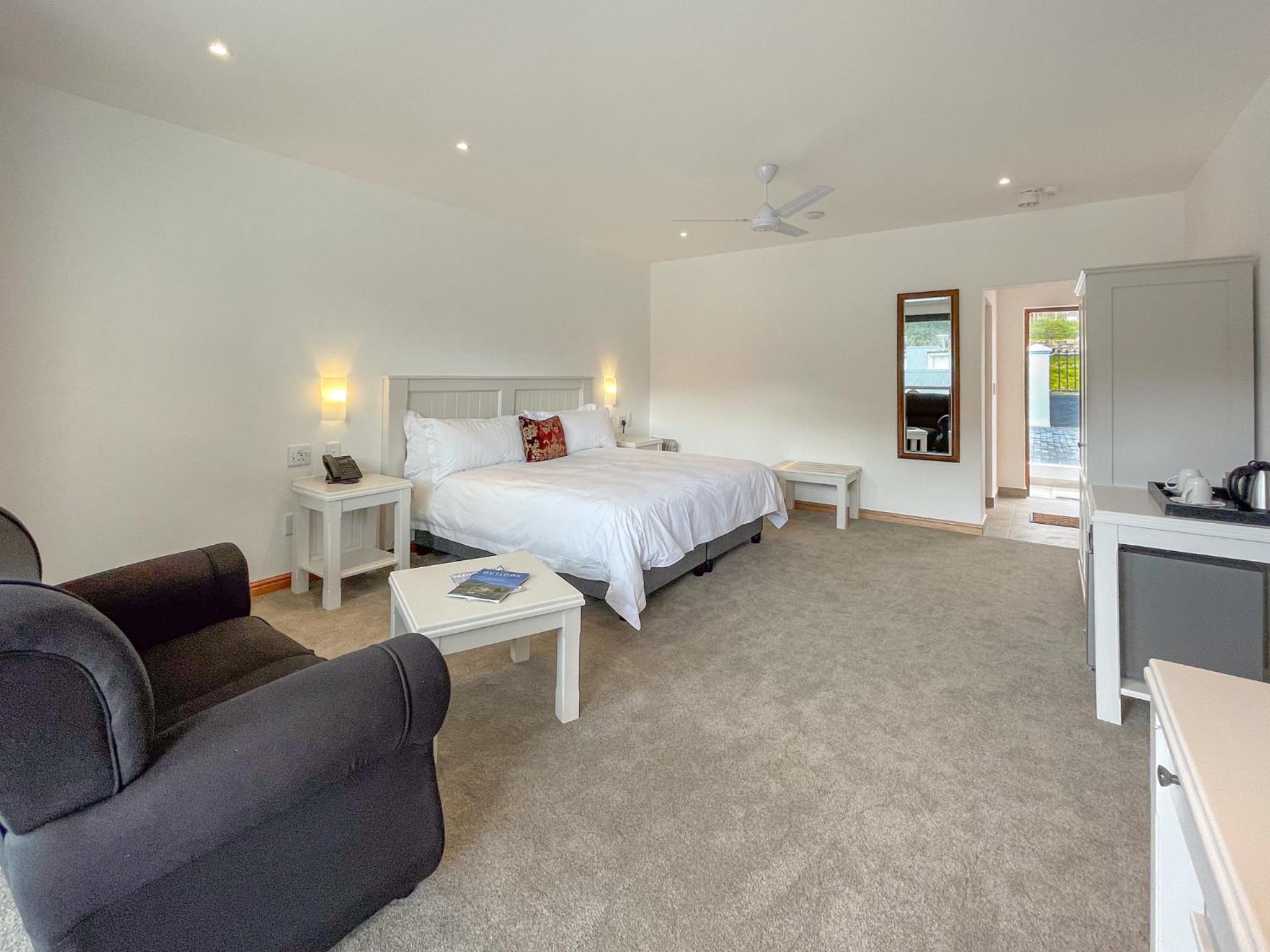 Comfort King Room photo 3