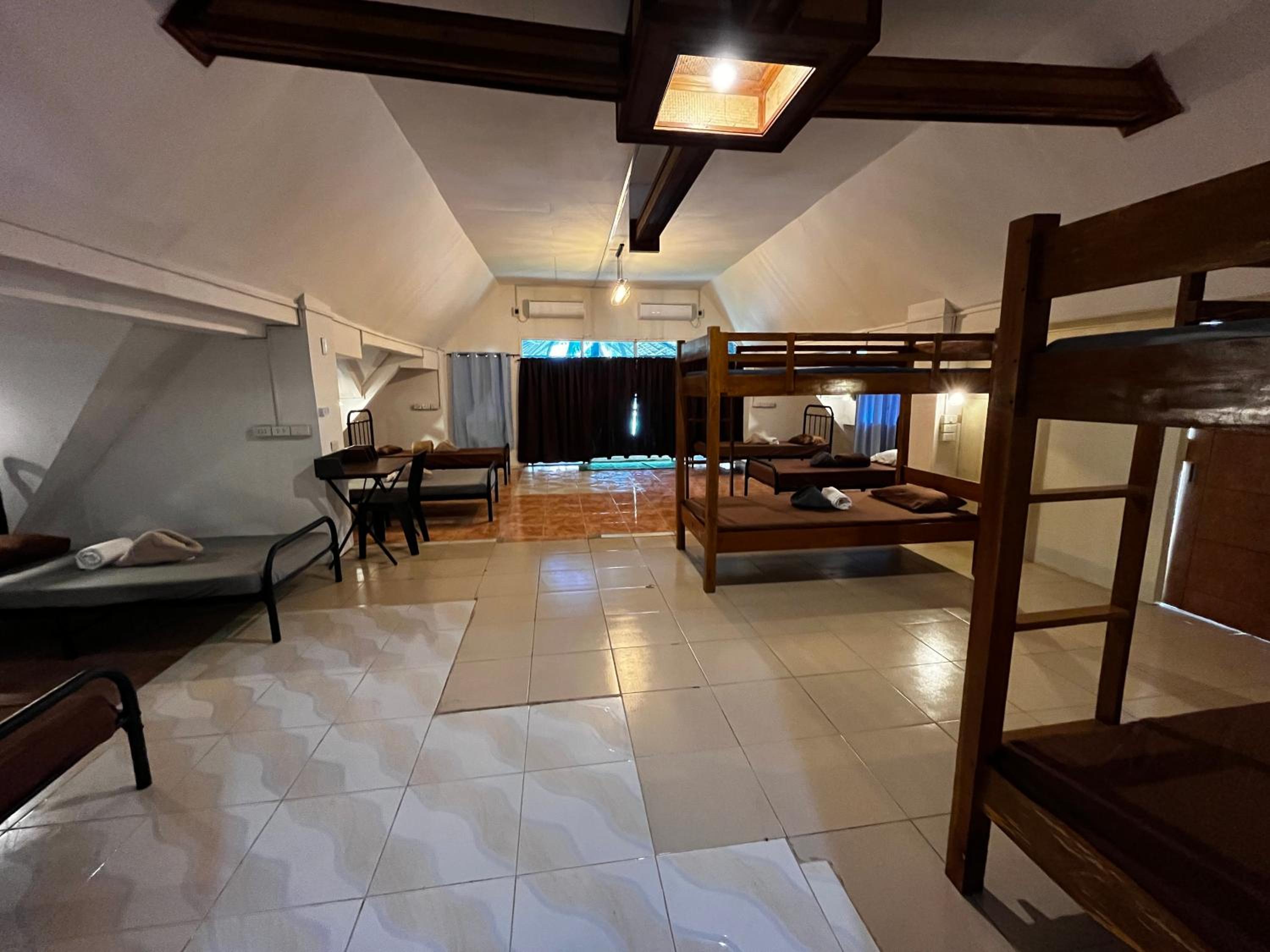 Single Bed in Mixed Dormitory Room photo 3