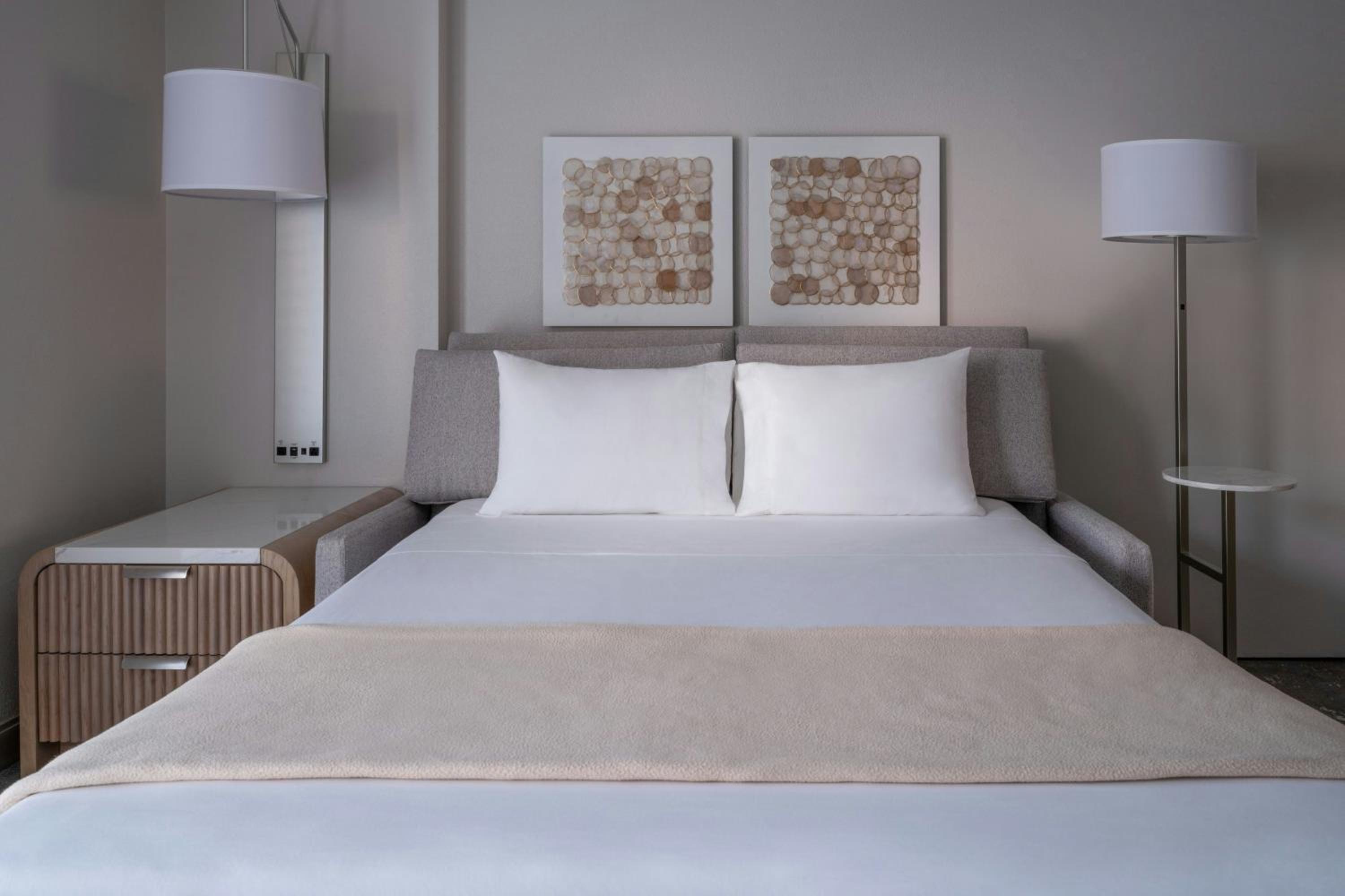 One-Bedroom King Suite with Waterfront View and Sofa Bed - Hearing Accessible - Photo 6