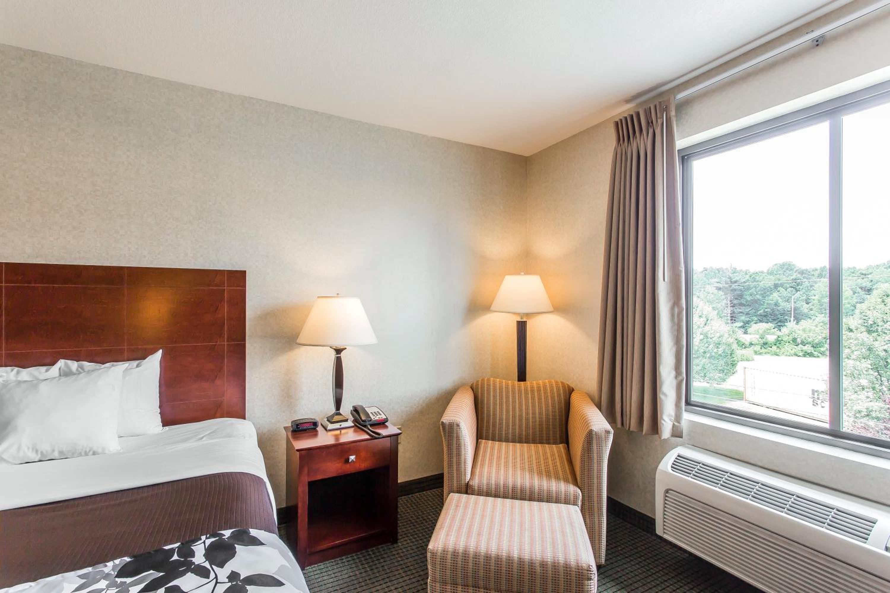 King Room - Disability Access/Non-Smoking - Photo 8