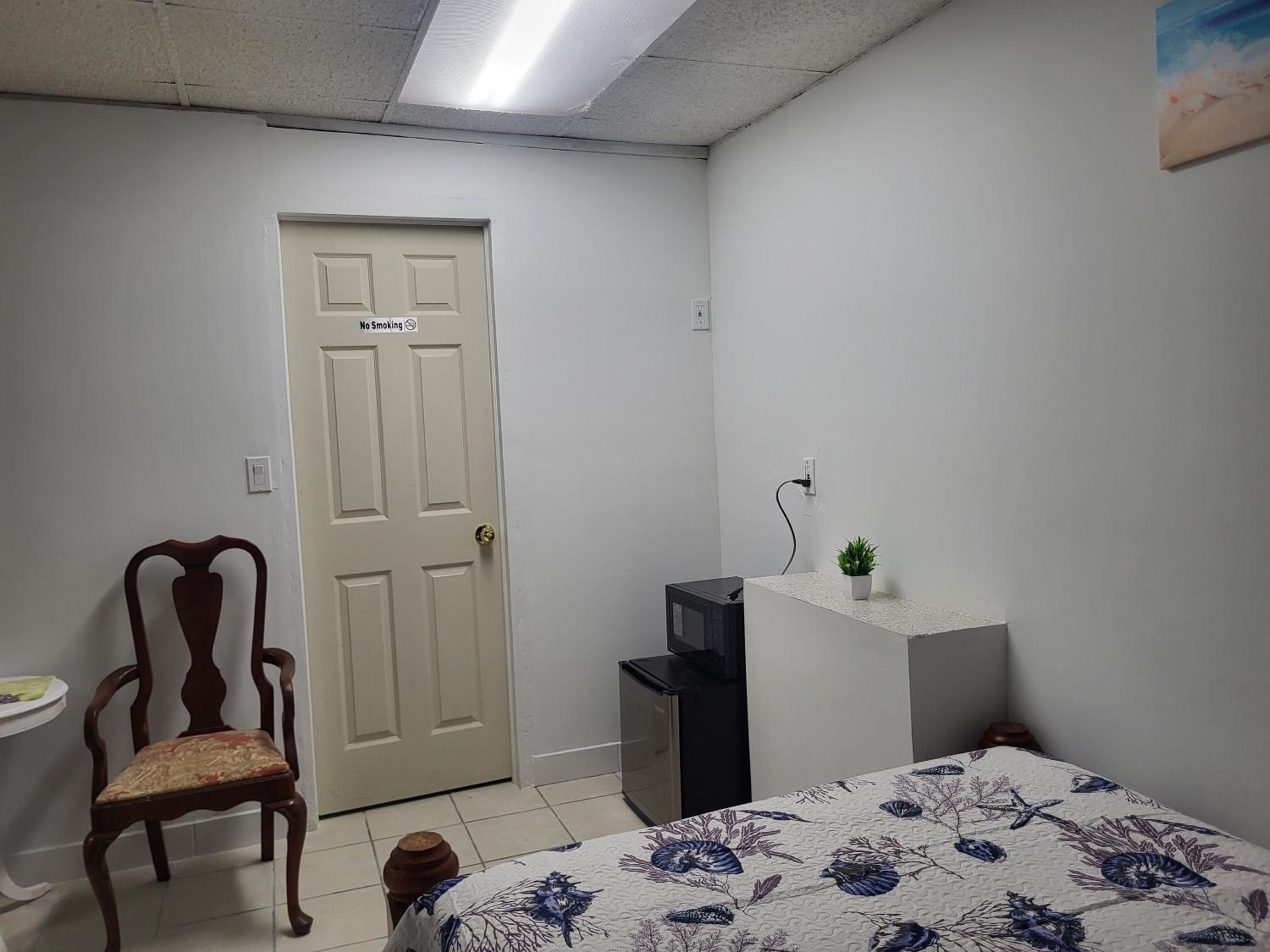 Double Room with Shared Bathroom photo 3