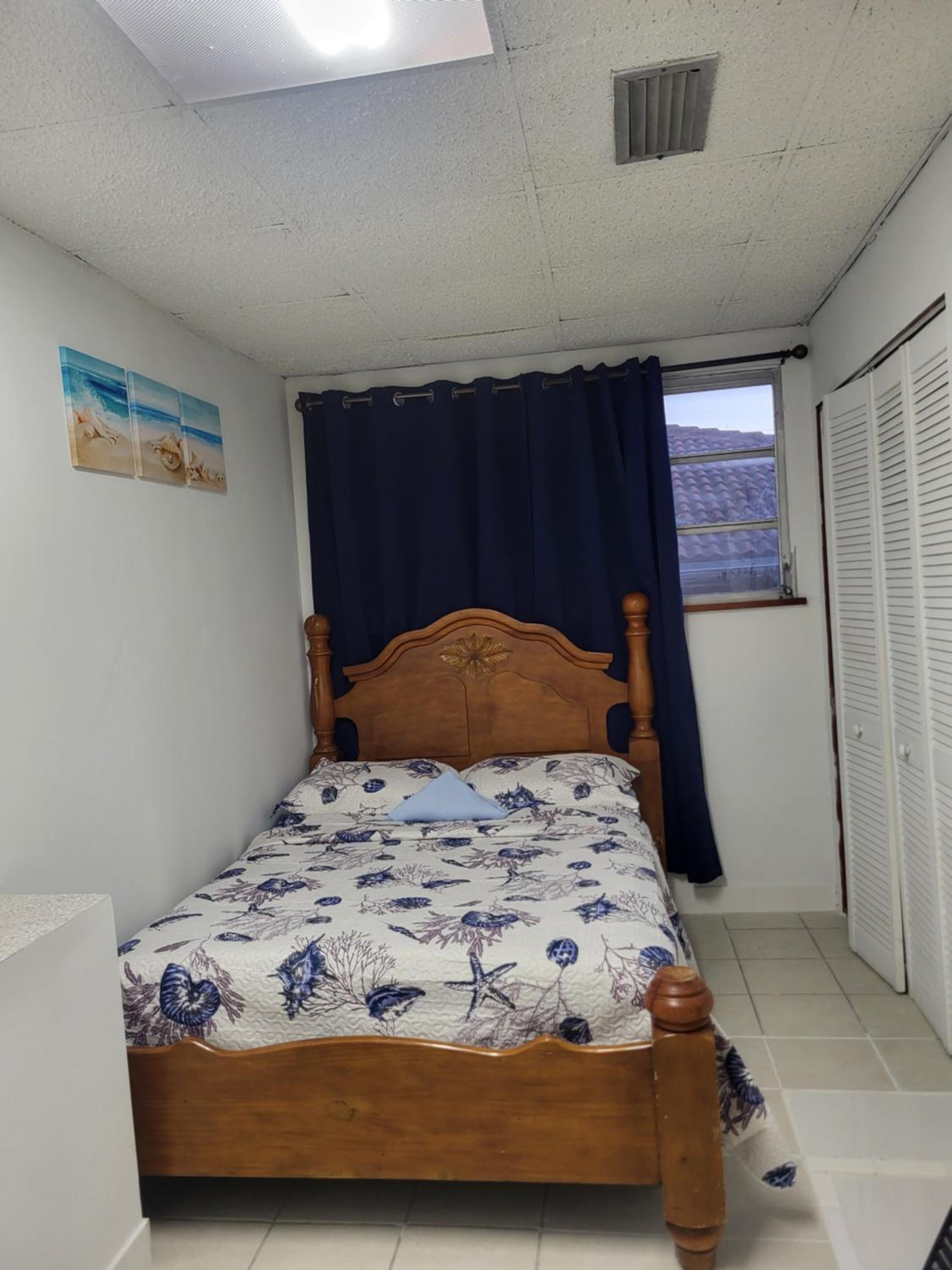 Double Room with Shared Bathroom photo 2