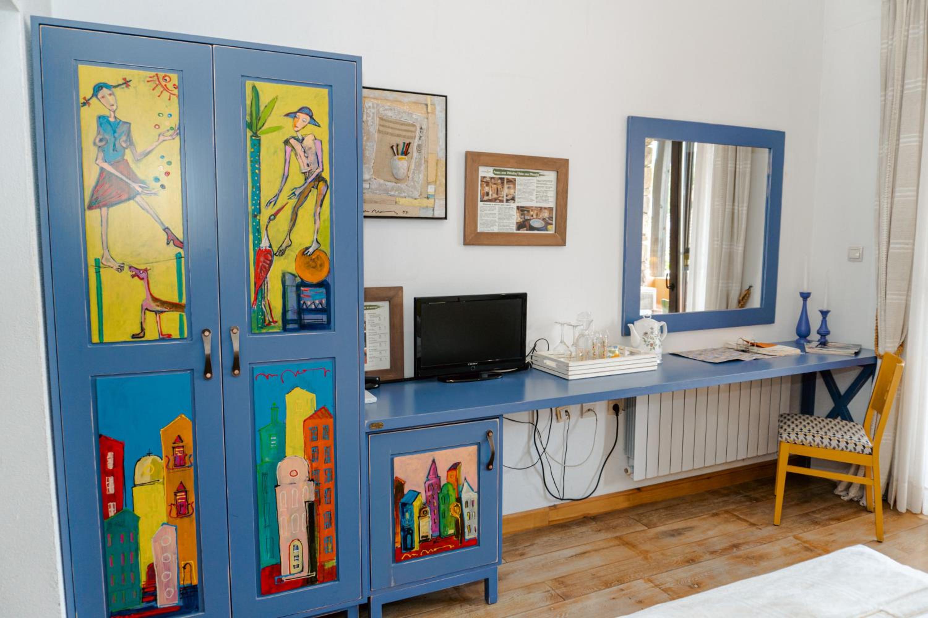 Studio with Doublebed - Artist photo 3