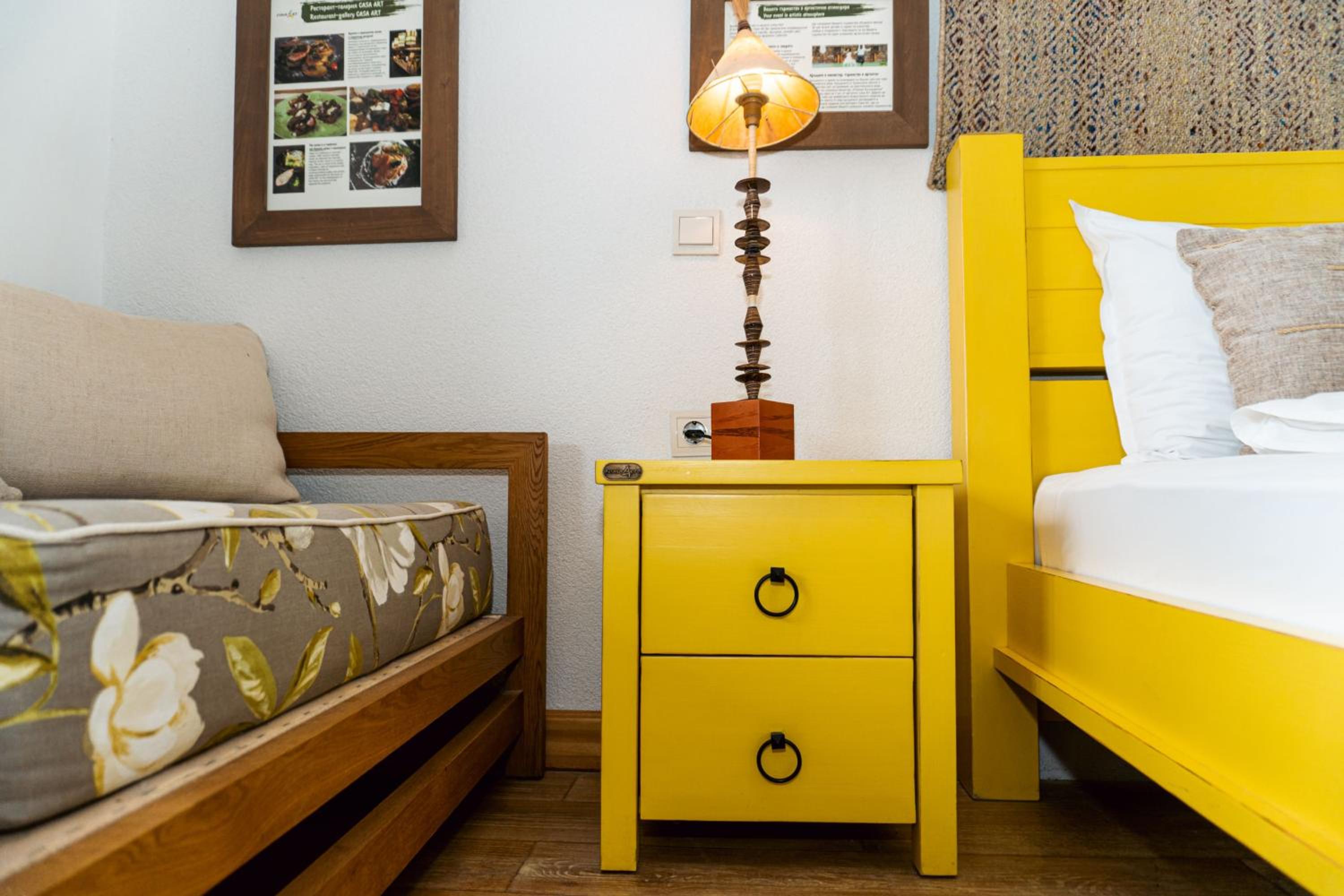 Studio with Doublebed - Artist photo 2