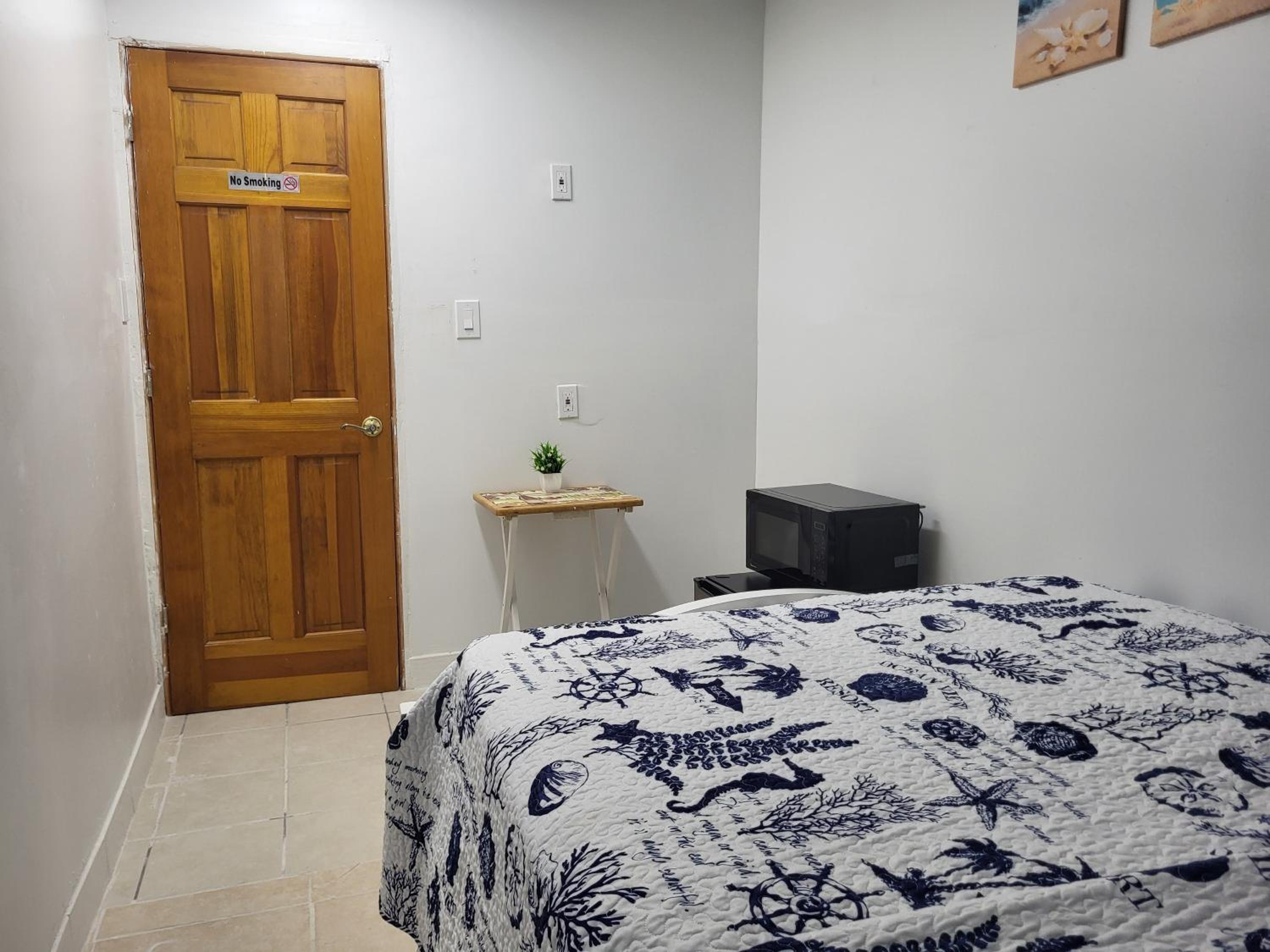 Double Room with Shared Bathroom photo 3
