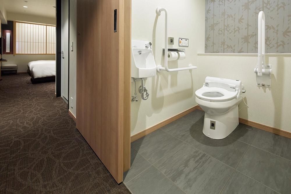 Accessible Twin Room - Non-Smoking thumbnail 5