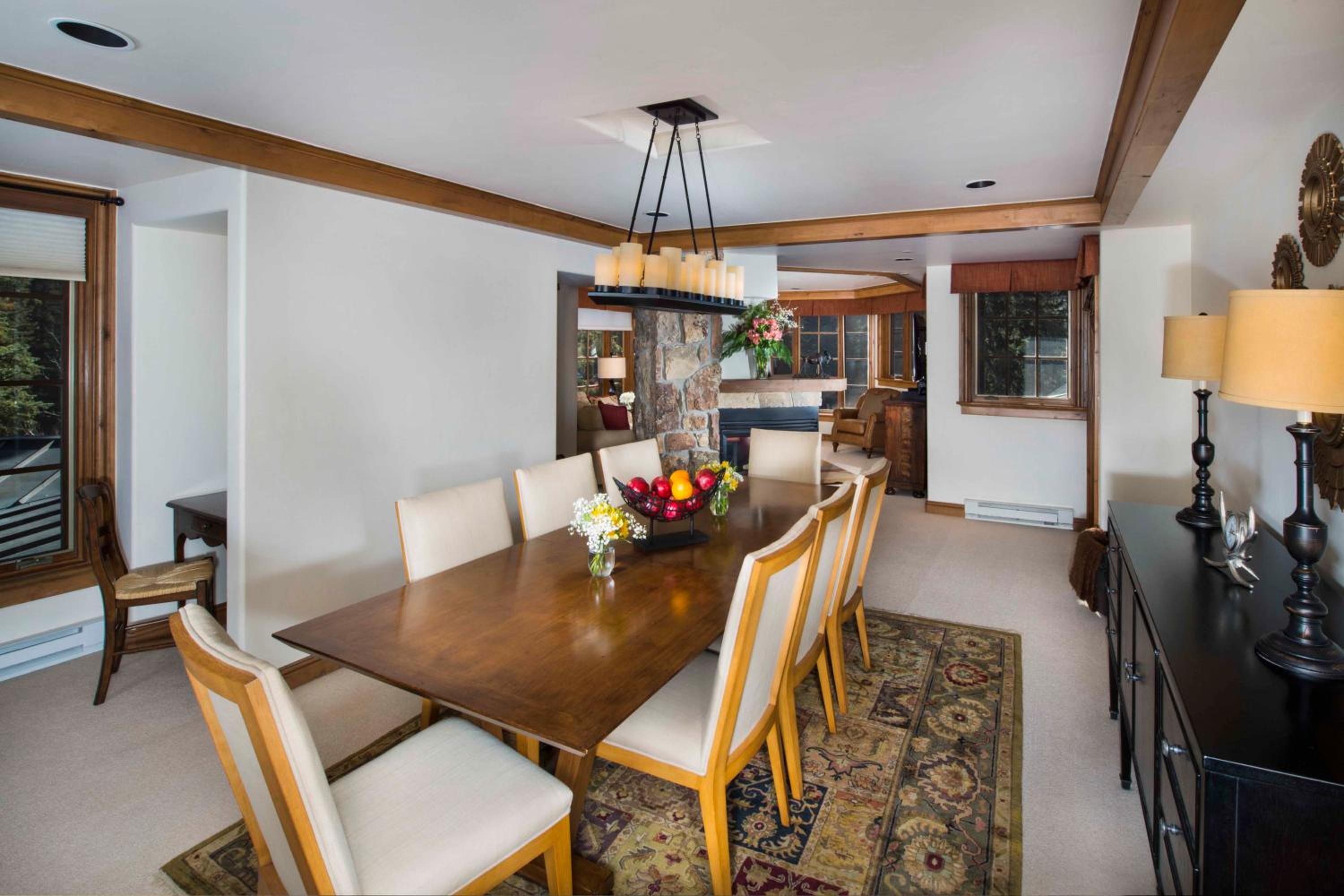 Three-Bedroom Apartment with Mountain View