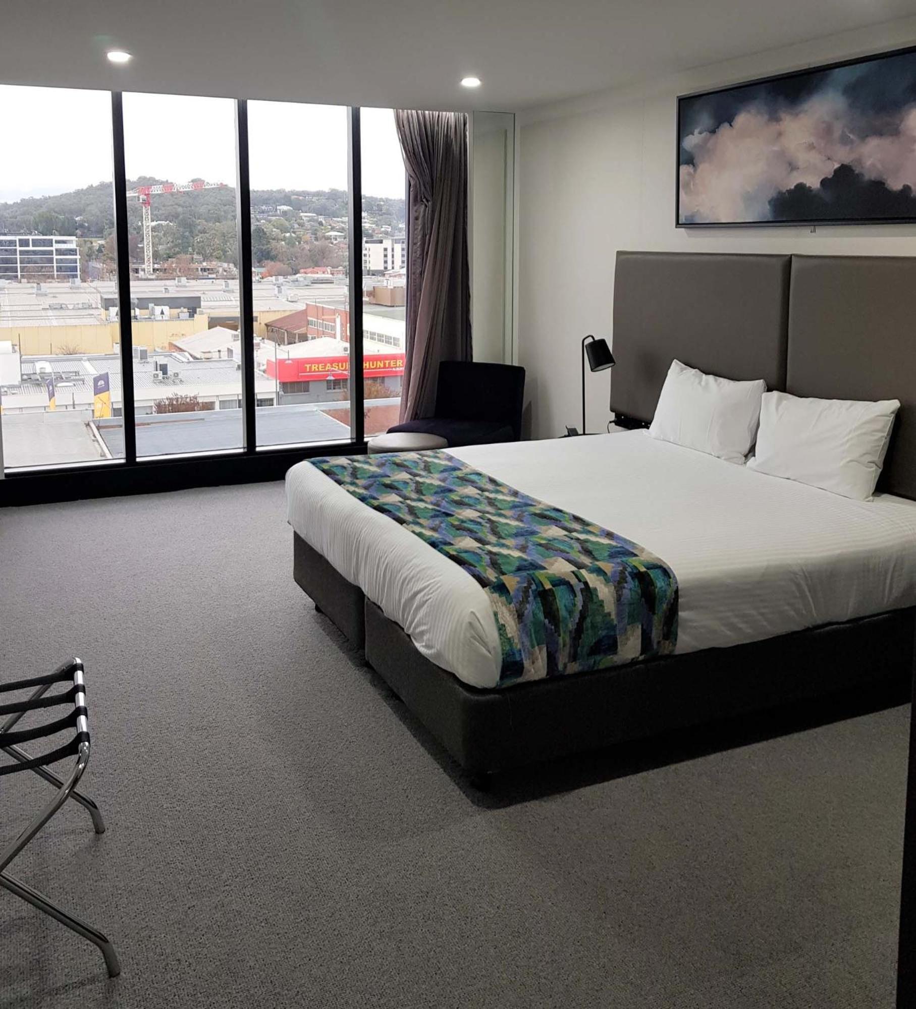 Special Access with King Bed photo 3