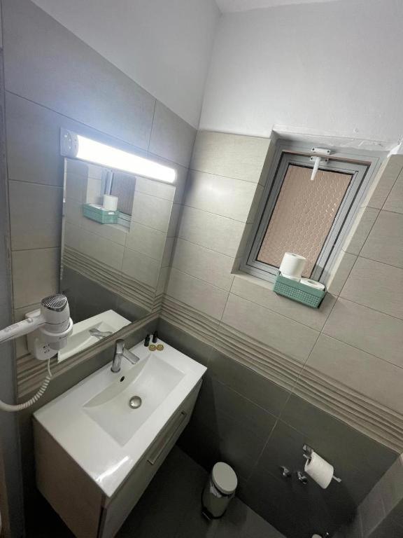 One-Bedroom Apartment with Balcony photo 2