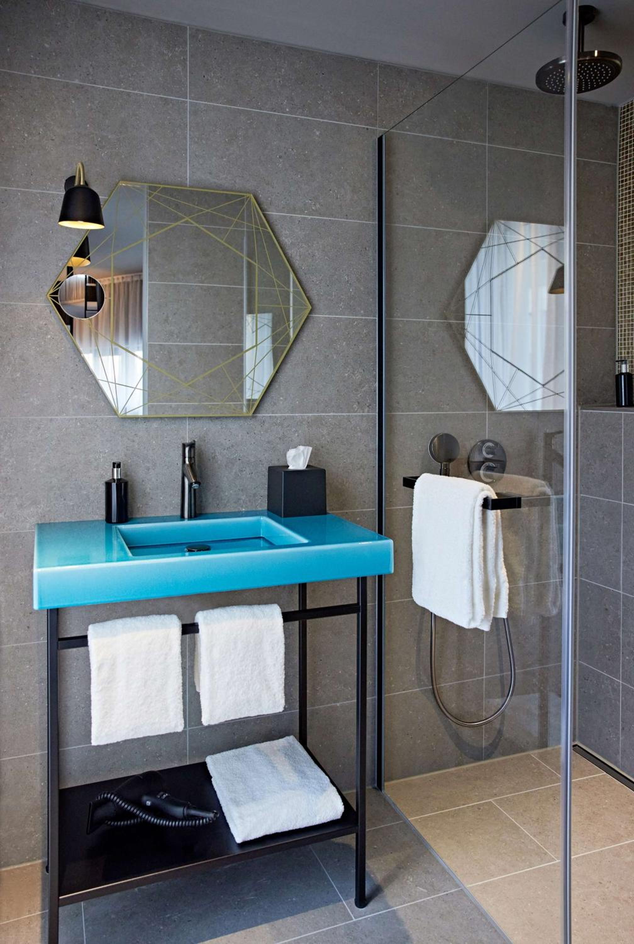Deluxe King Room - Photo 2