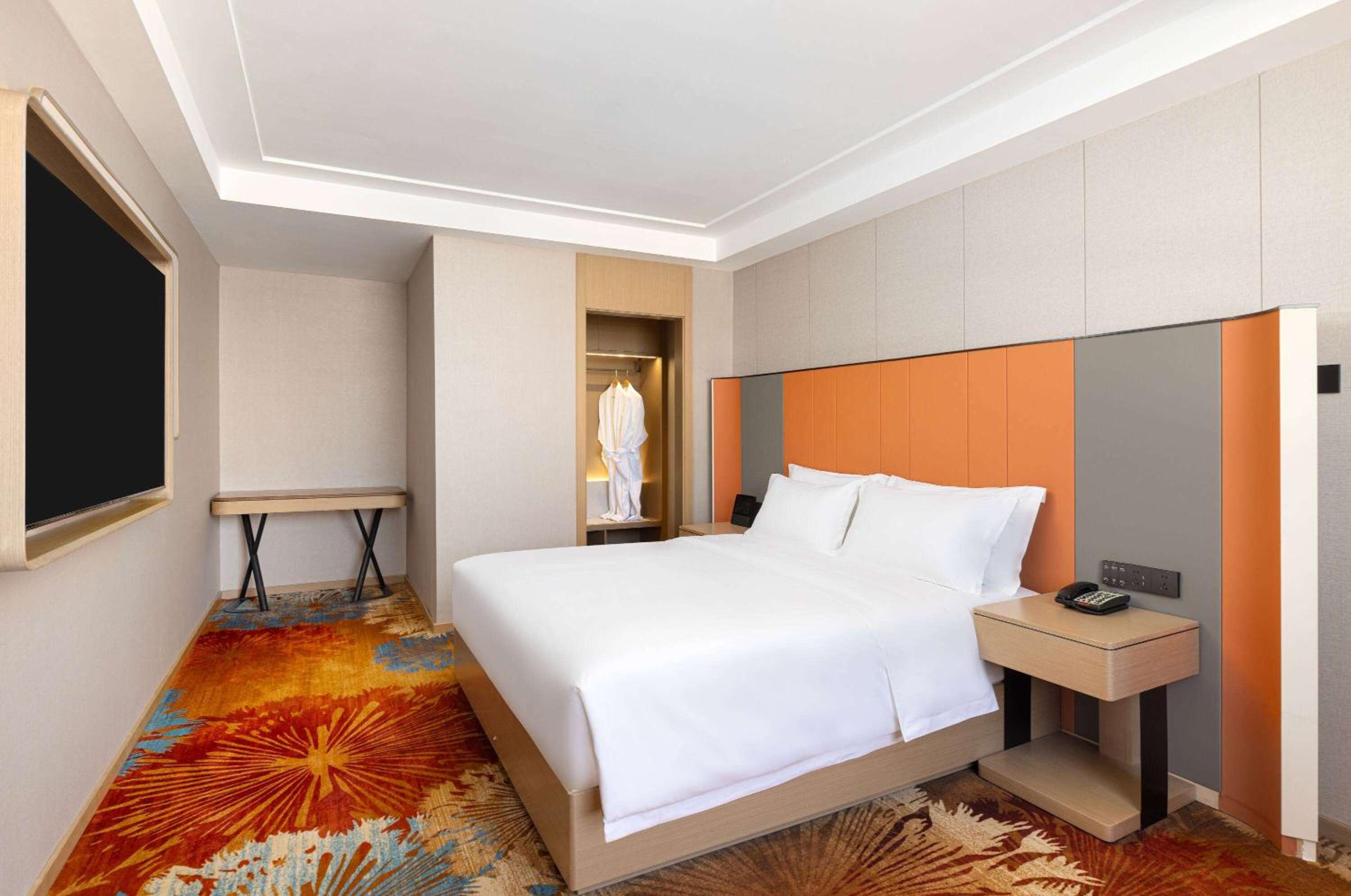 Elegant King Room photo 1