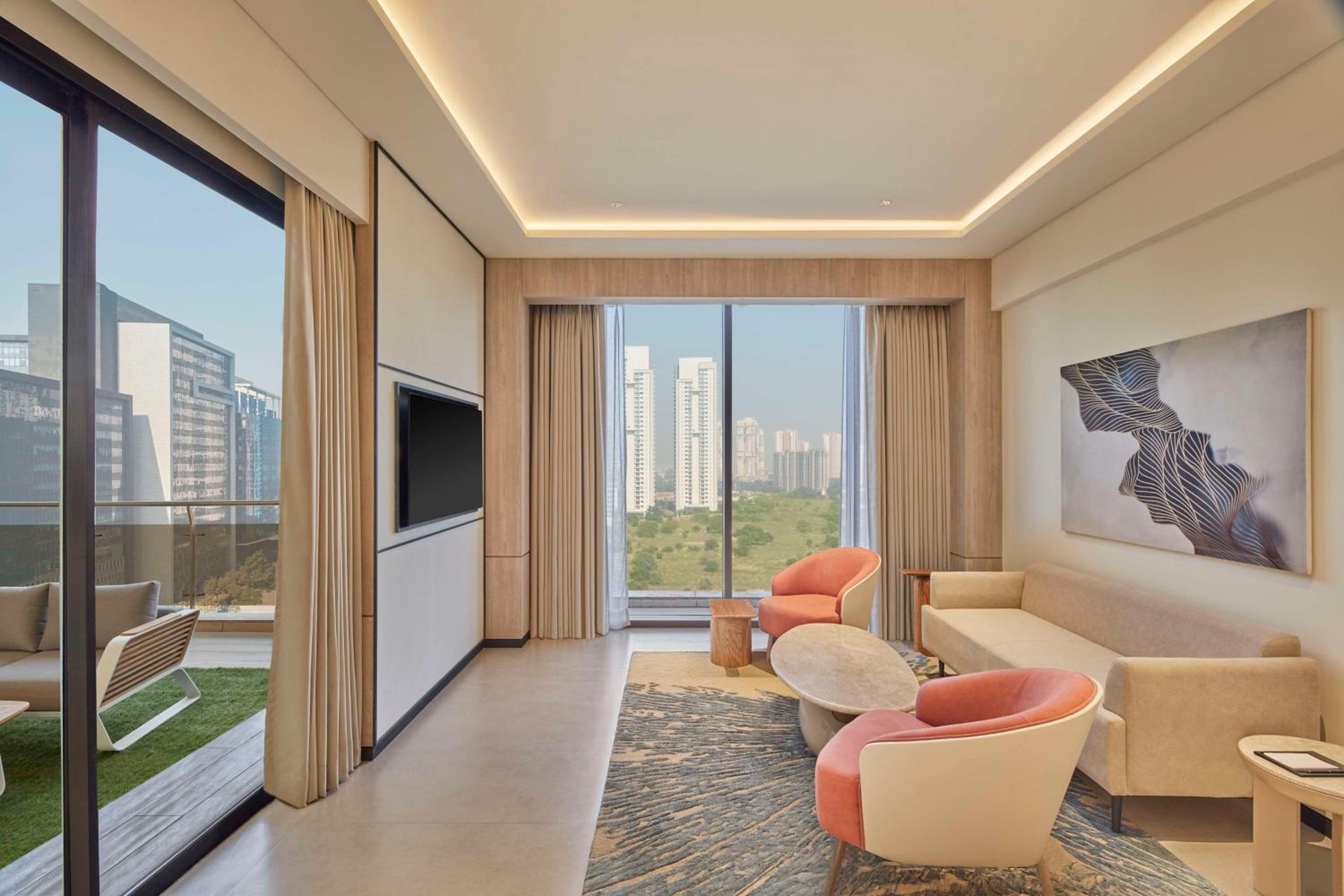 King Suite with Terrace - Lounge Access - Photo 1