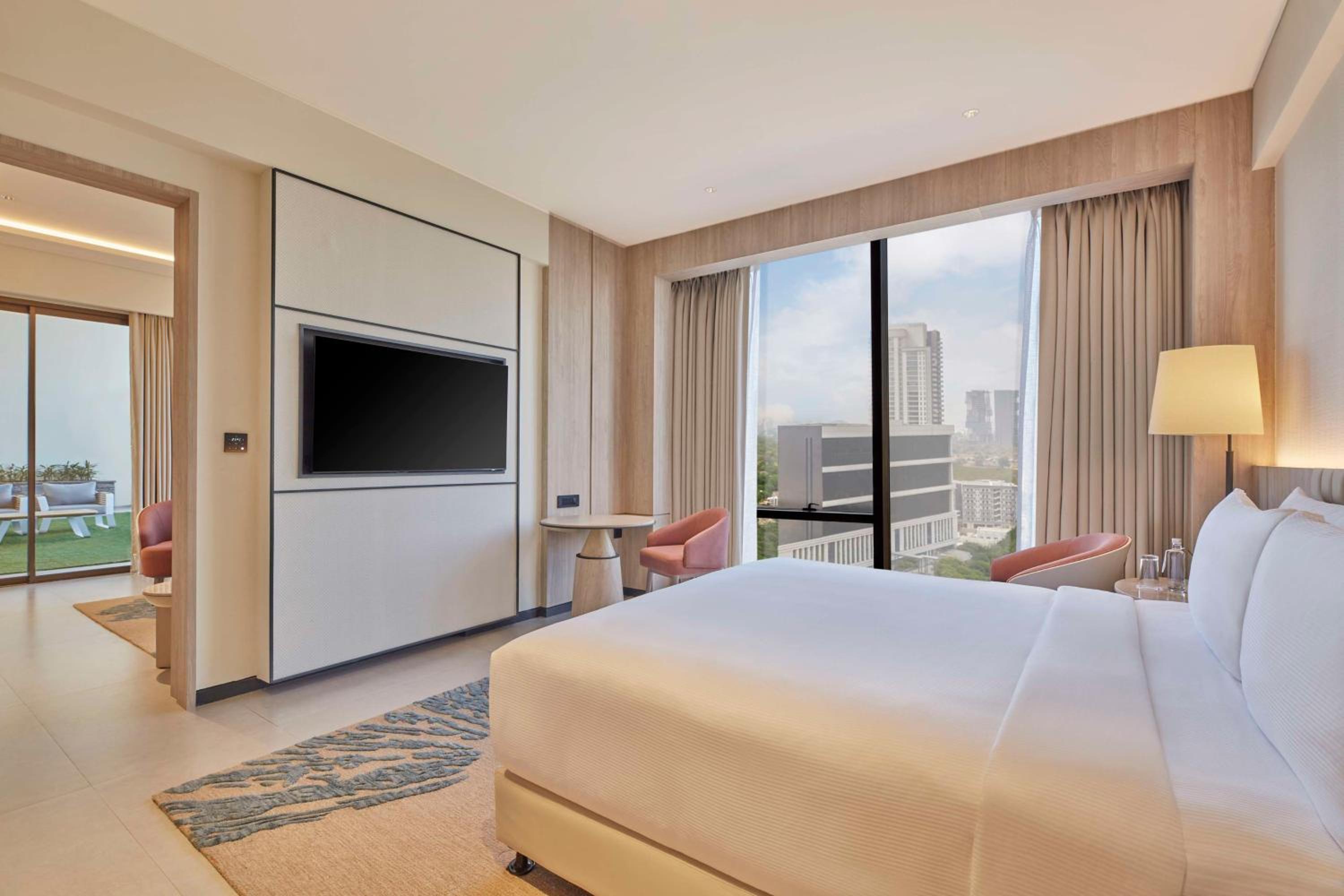 King Suite with Terrace - Lounge Access - Photo 3