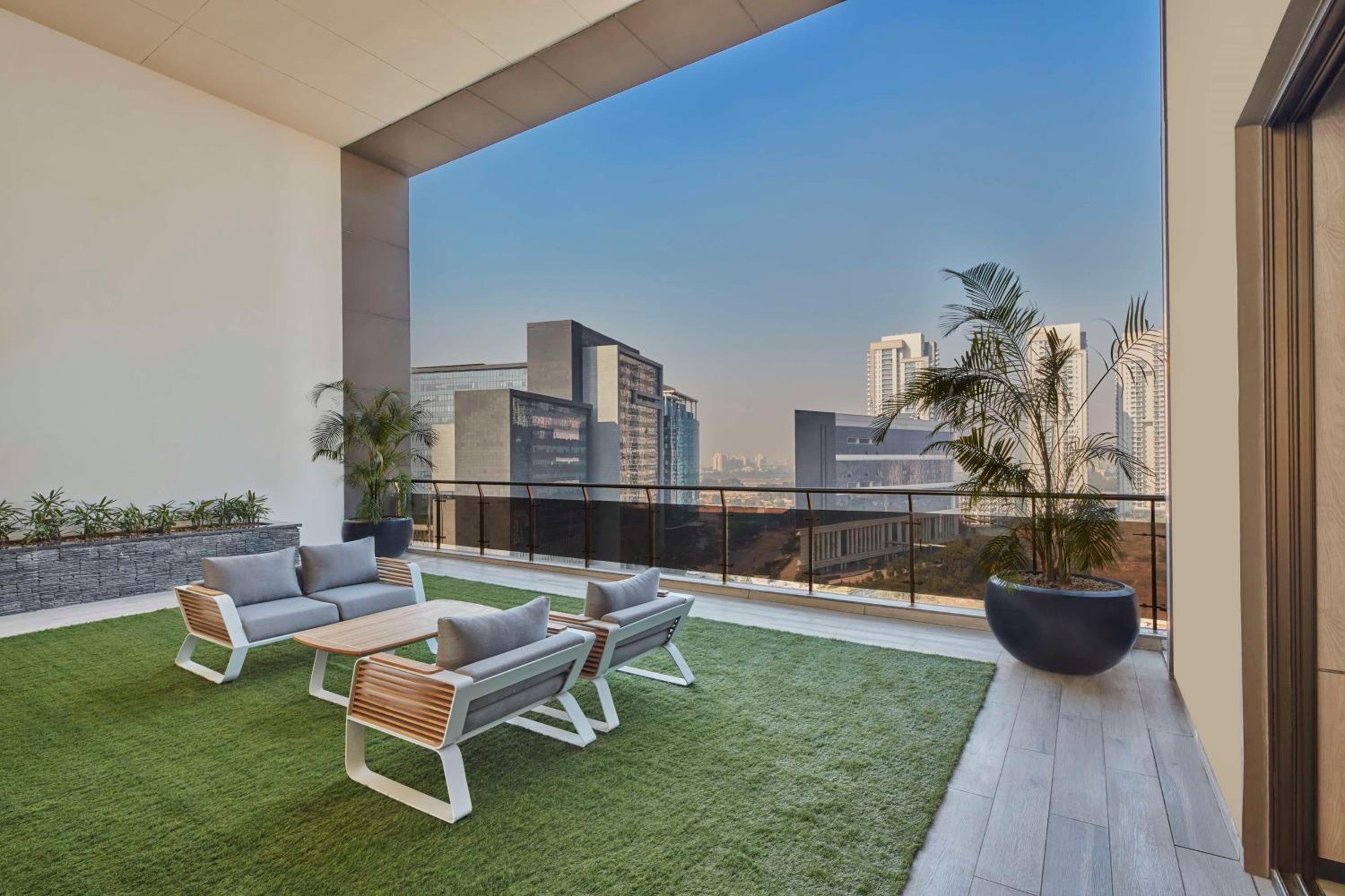 King Suite with Terrace - Lounge Access - Photo 4