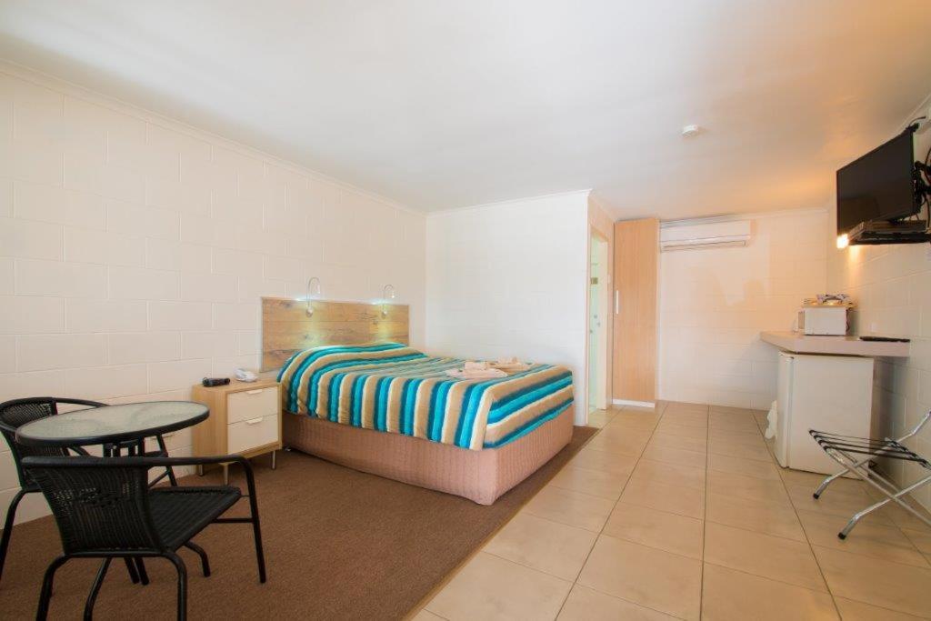 Queen Room photo 1