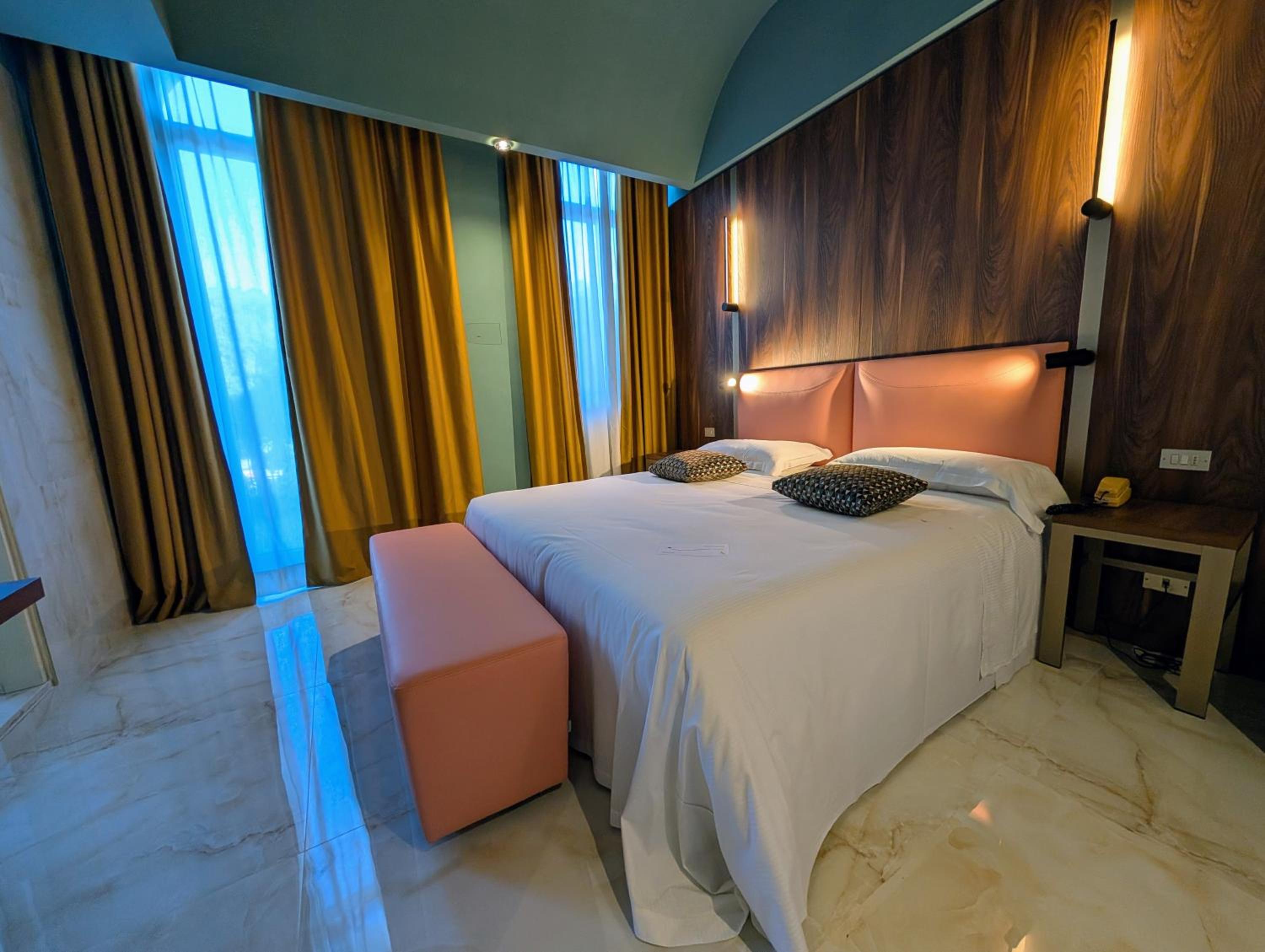 Double Room - Photo 2