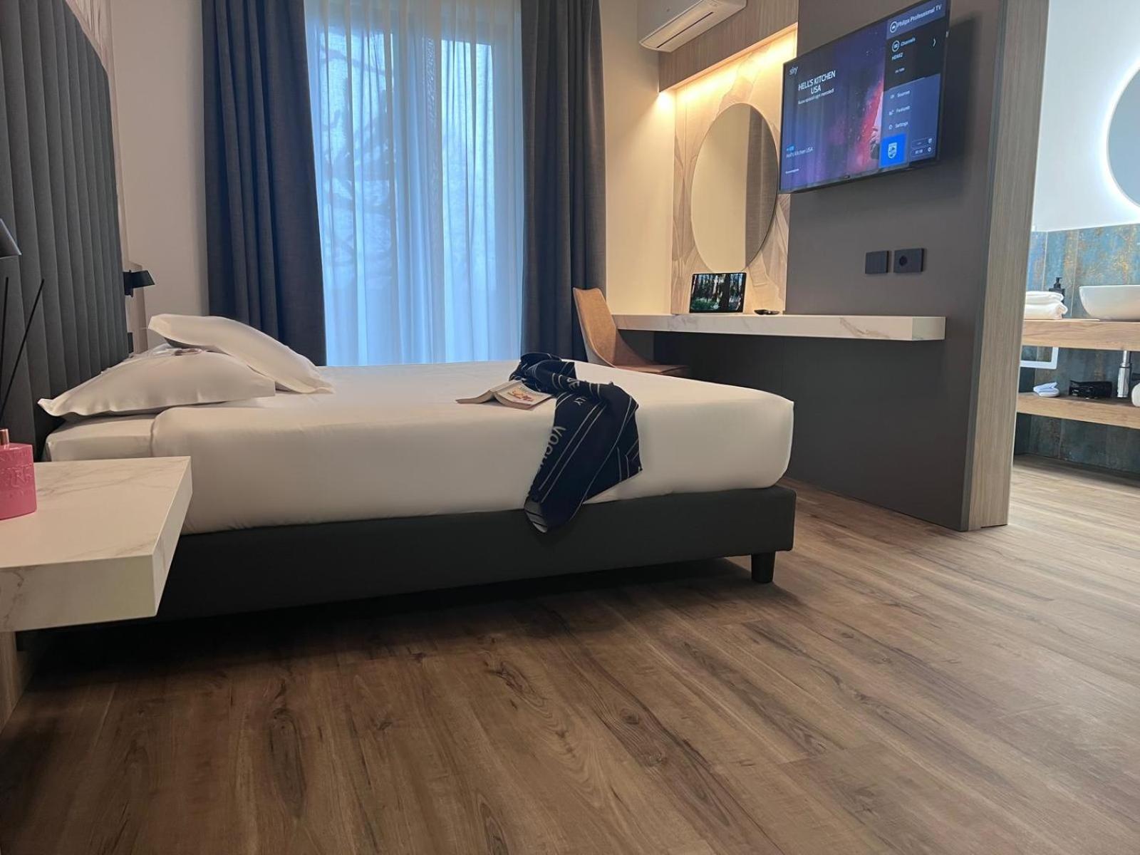 Superior King Room - Photo 1
