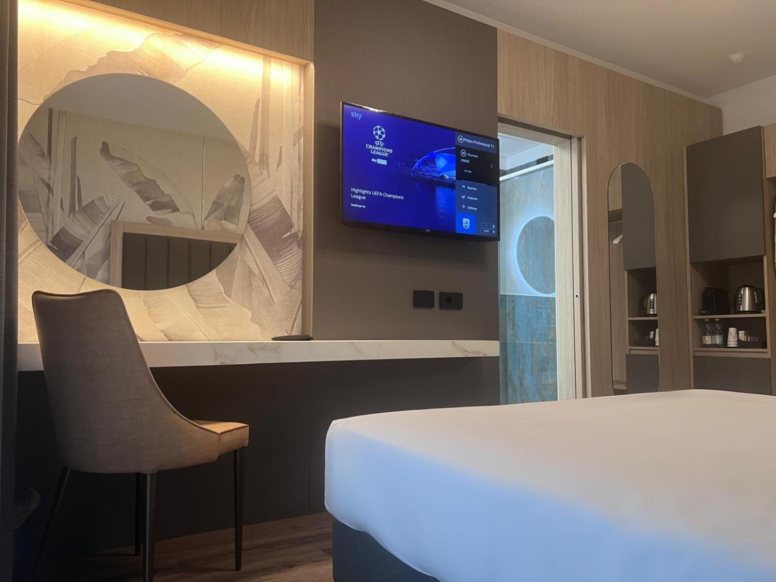 Superior King Room - Photo 2