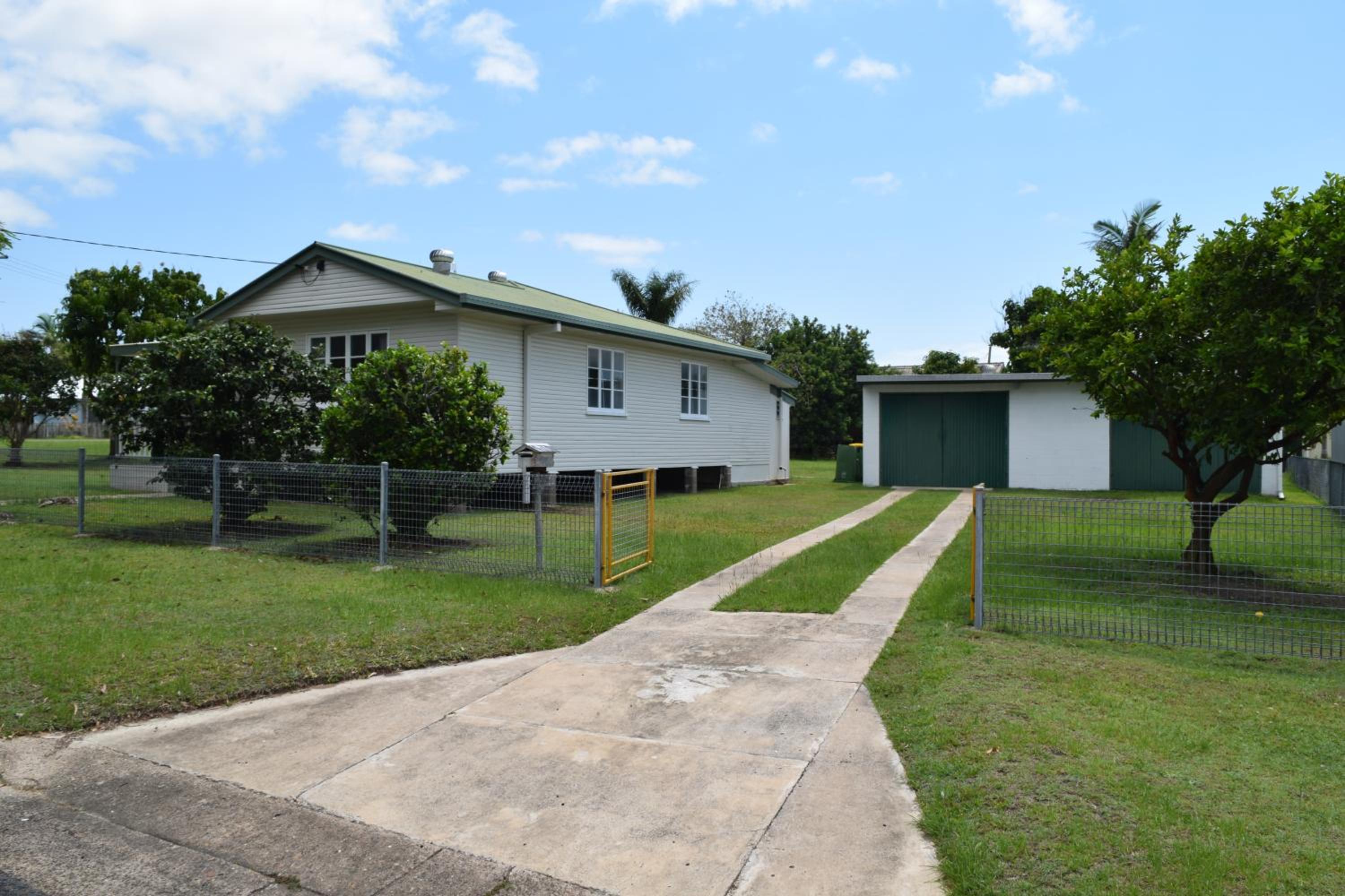 Three-Bedroom House photo 2