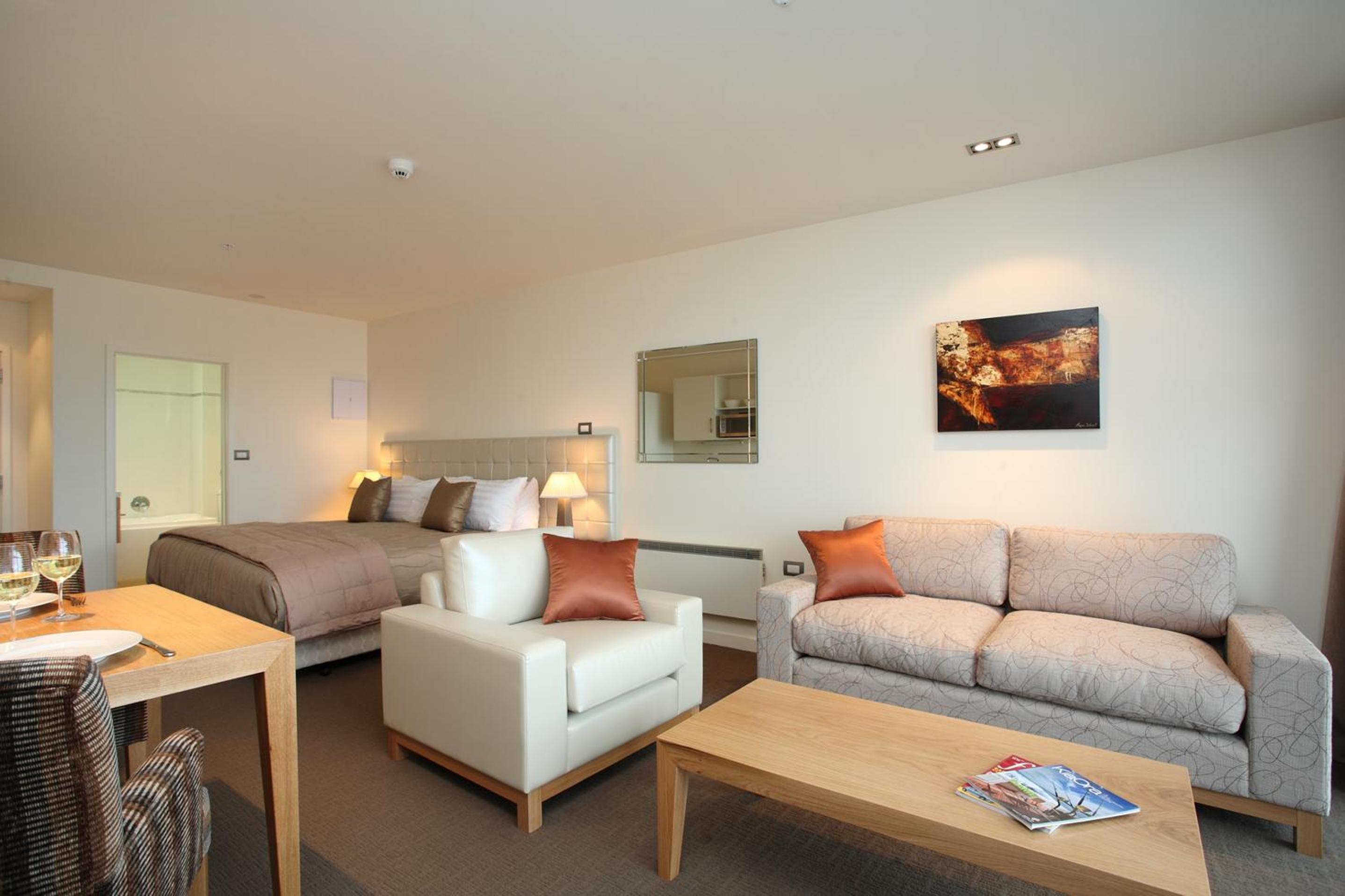 Executive Room - Photo 1