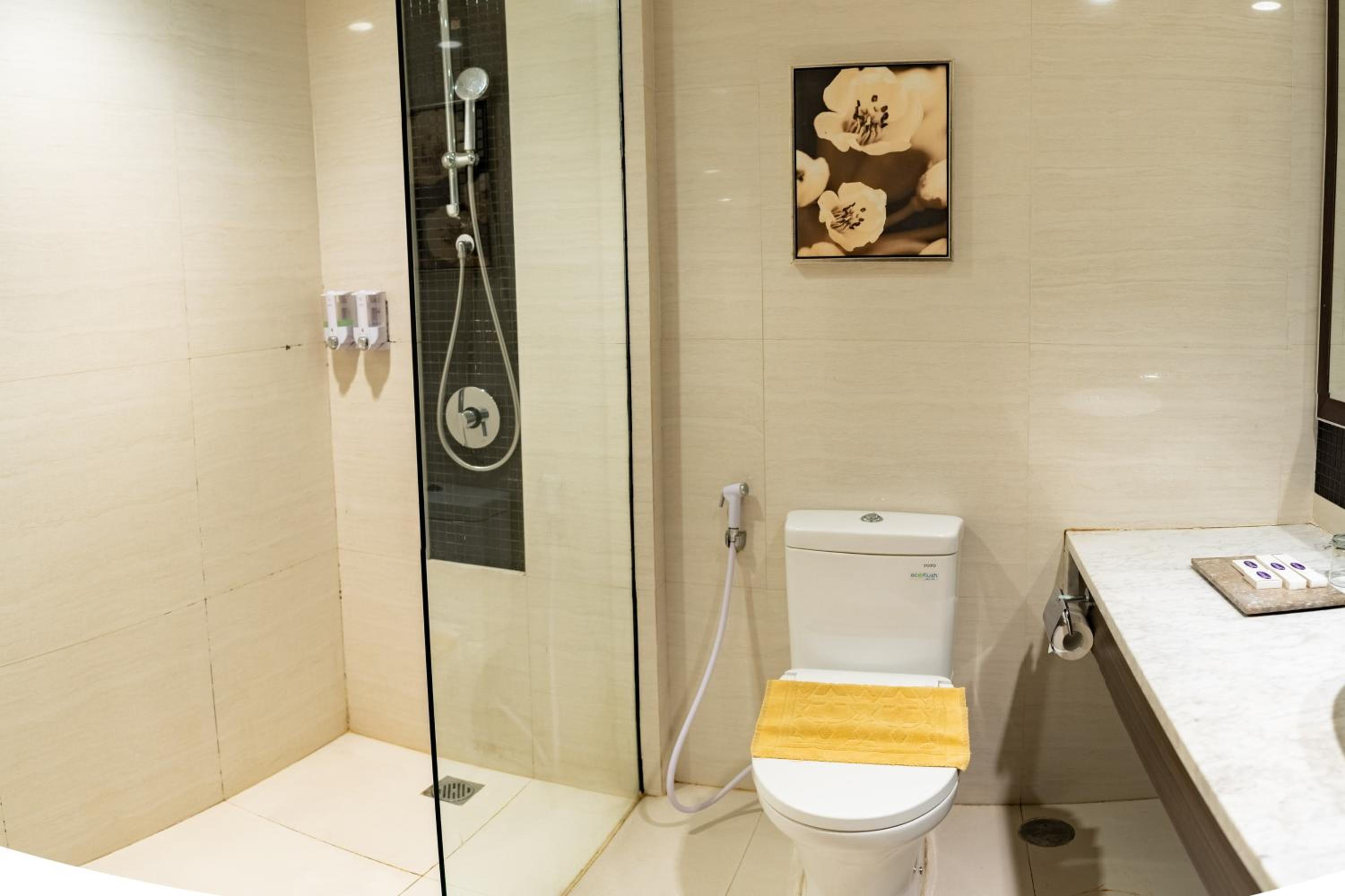 Business Double Room with Balcony photo 3