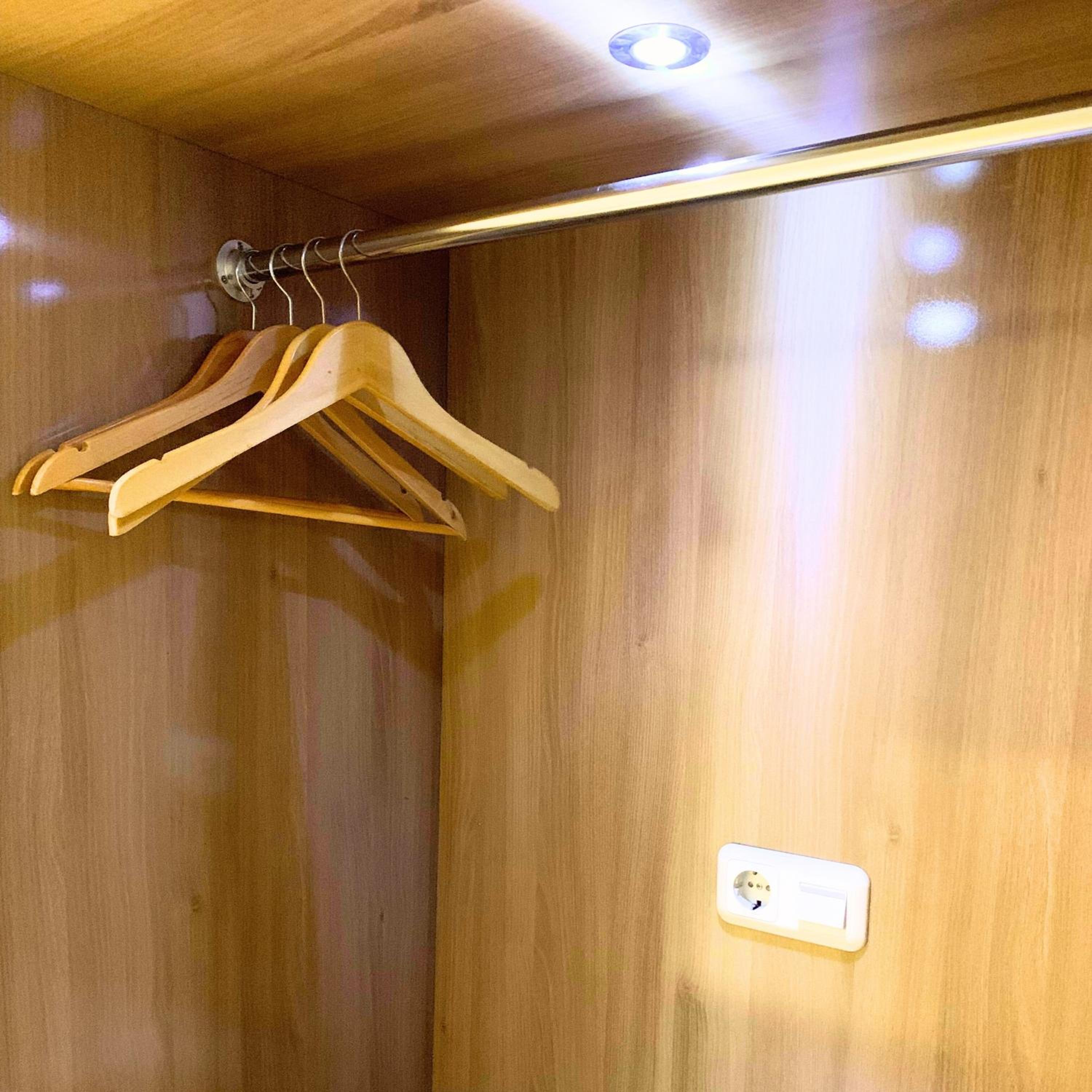 Deluxe King Room - Photo 4