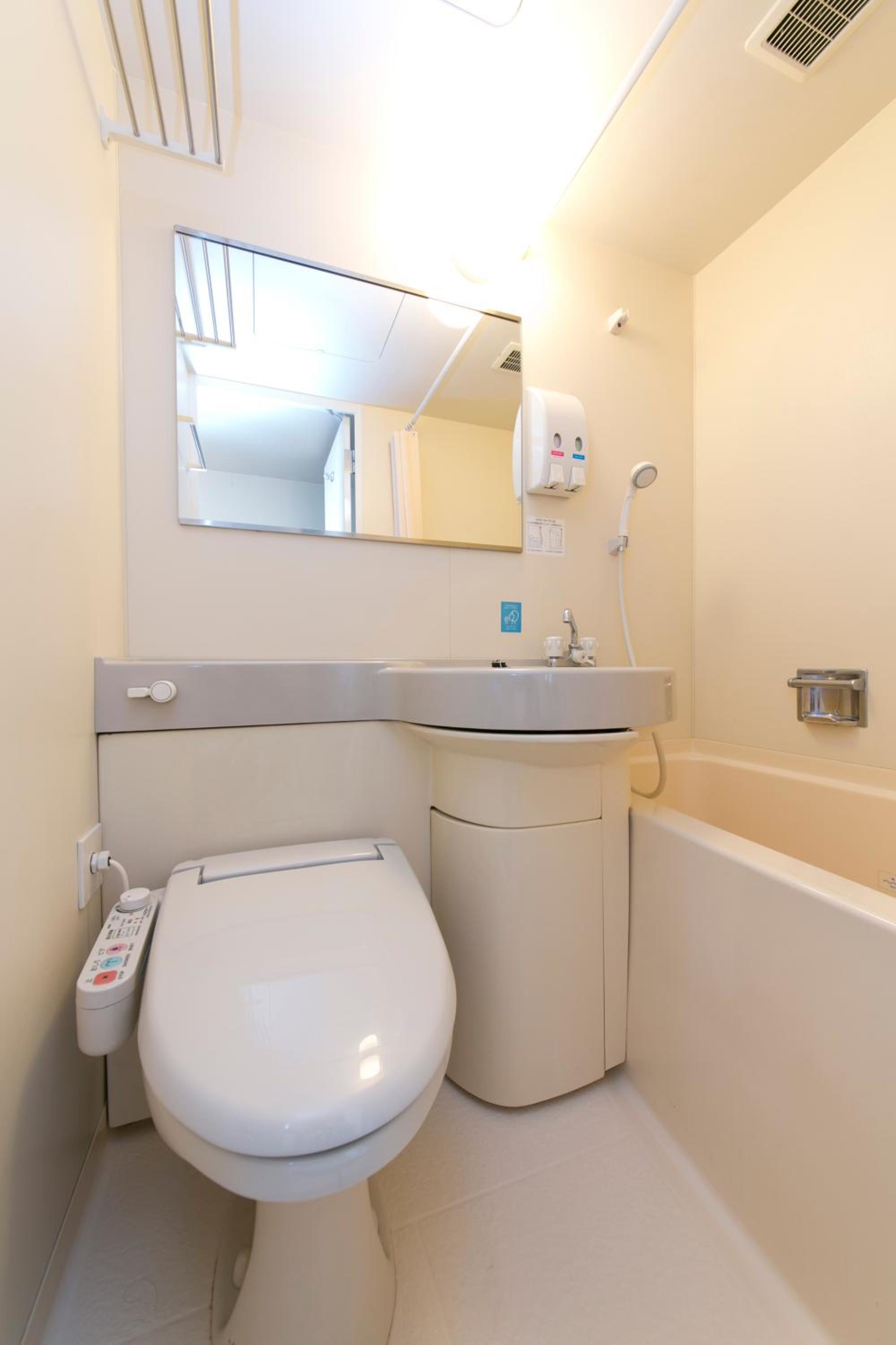 Double Room with Small Double Bed - Non-Smoking photo 2