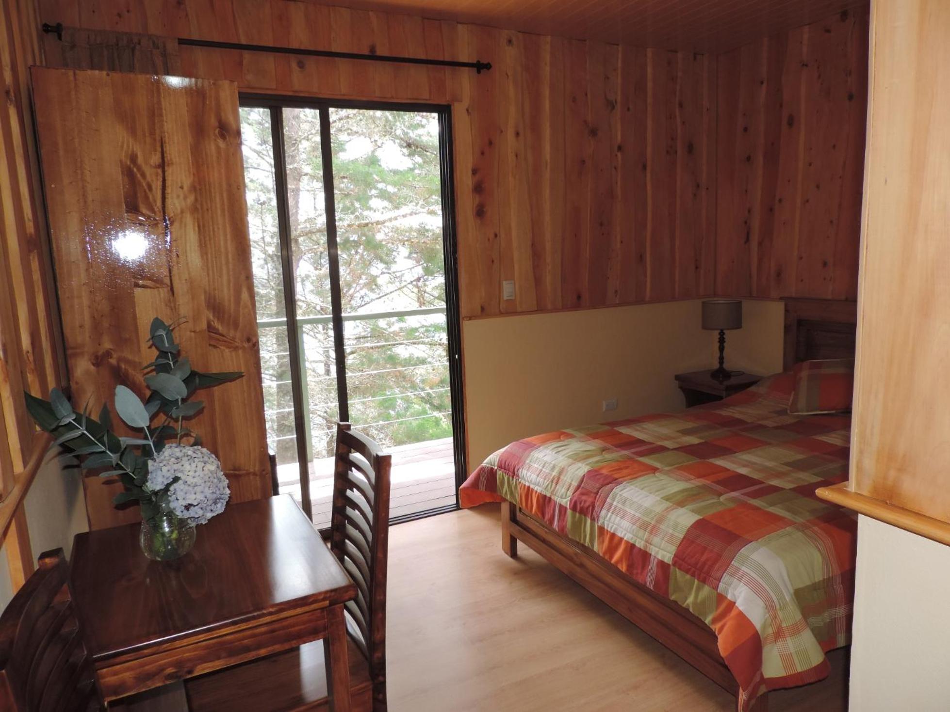 Queen Room with Balcony photo 1