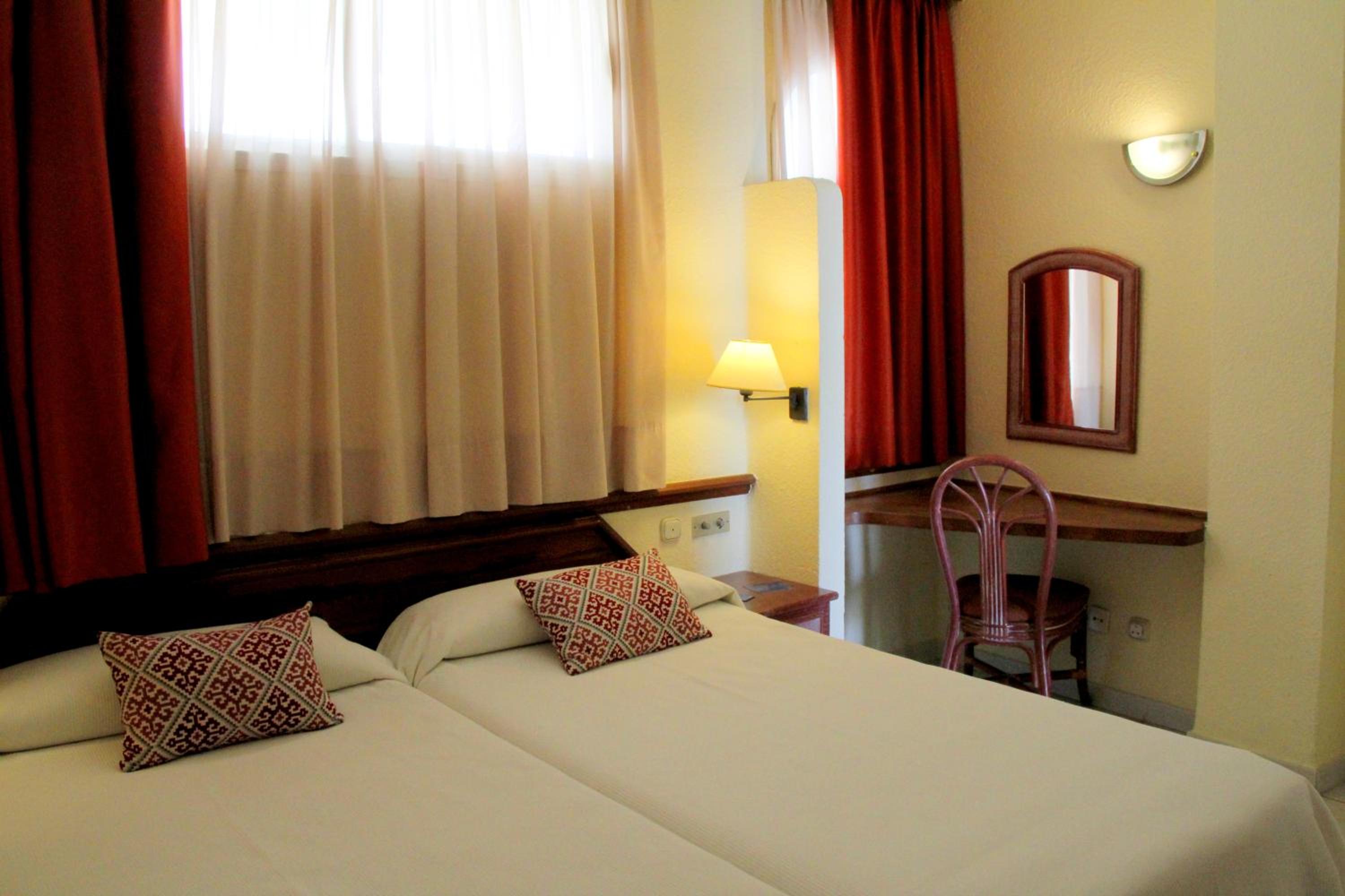 One-Bedroom Apartment (1 Adult) thumbnail 6