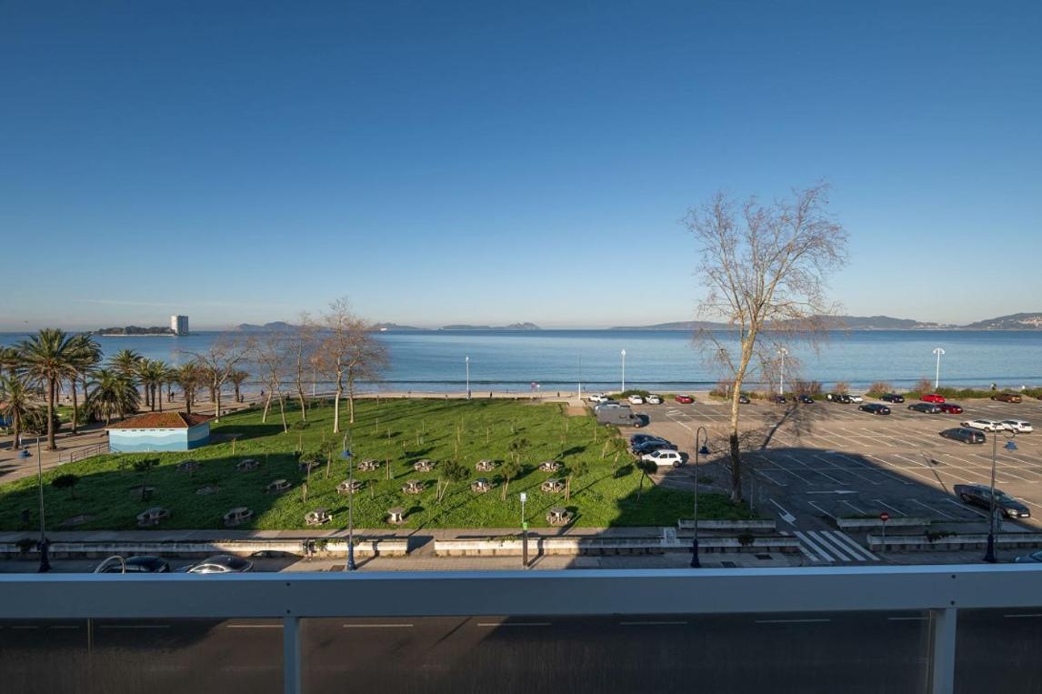 Two-Bedroom Apartment - frontal sea views - Photo 1