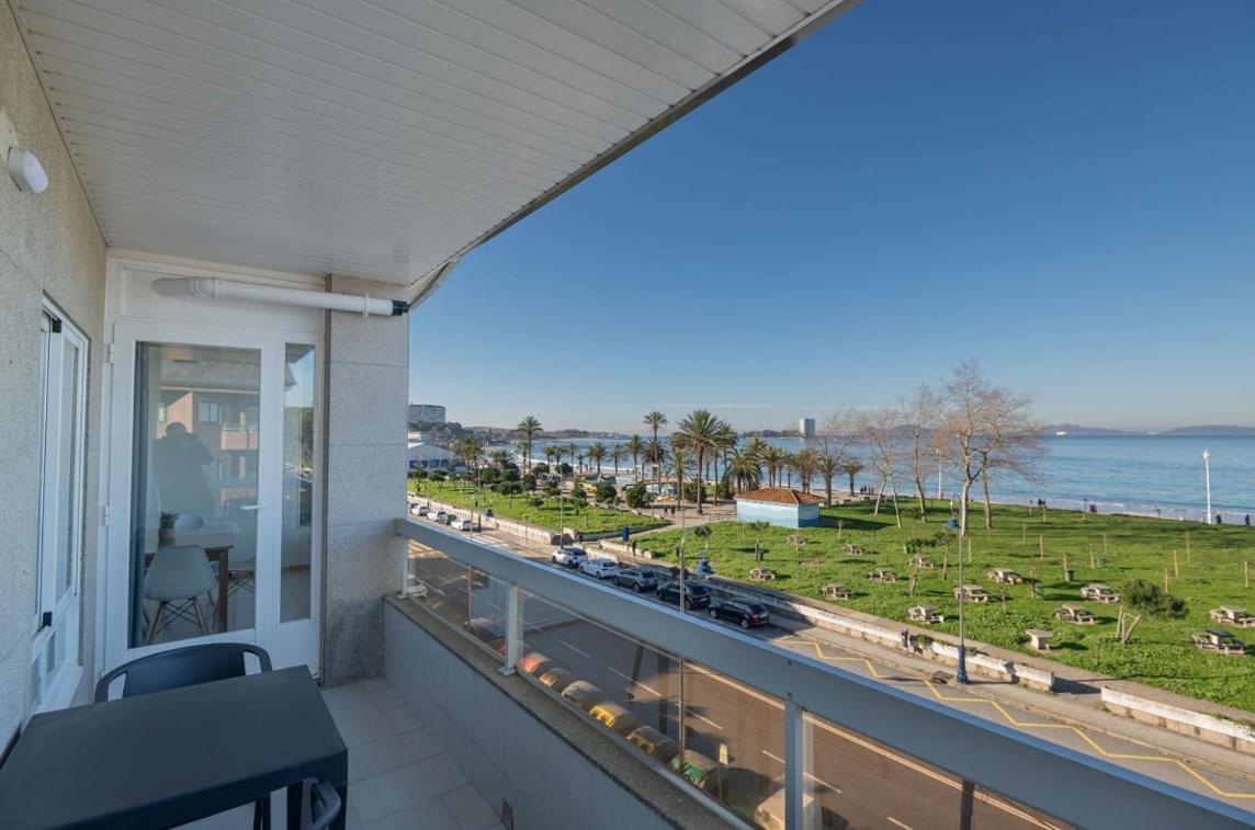 Two-Bedroom Apartment - frontal sea views - Photo 2