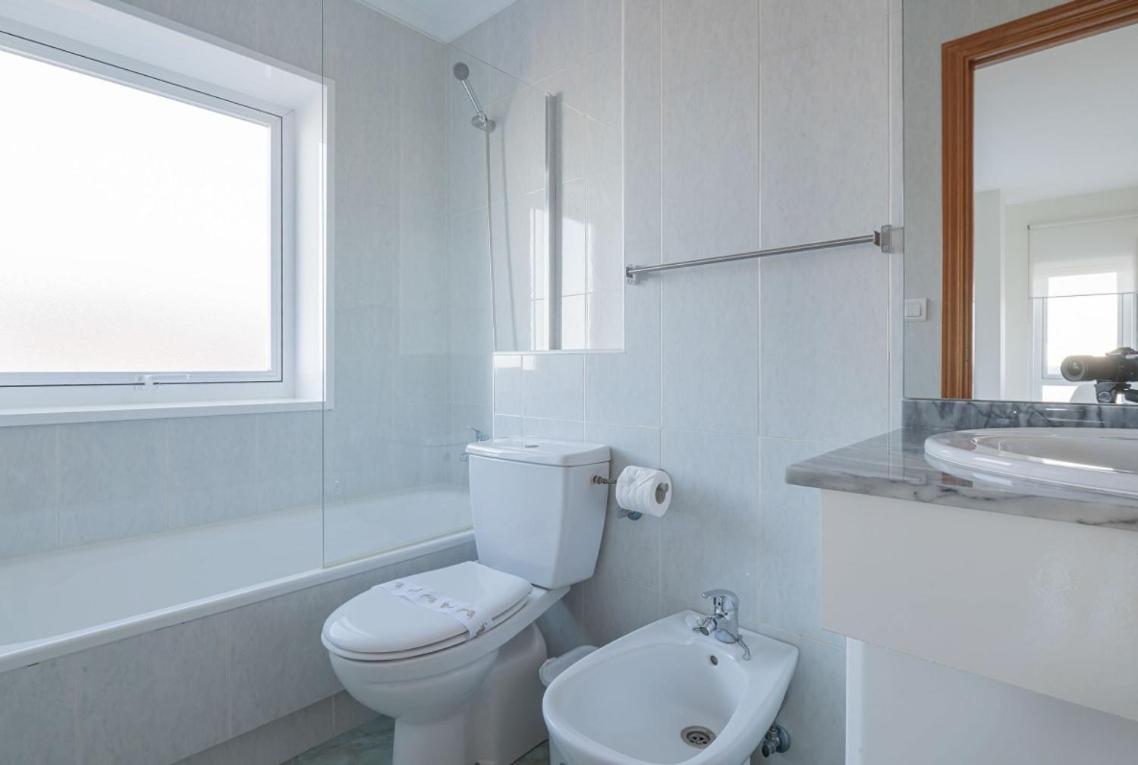 Two-Bedroom Apartment - frontal sea views - Photo 5