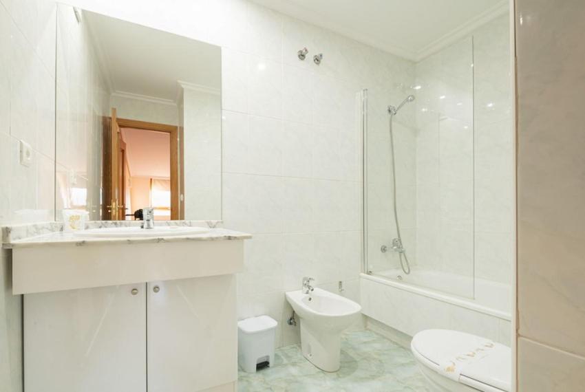 One-Bedroom Apartment with Terrace - Photo 3