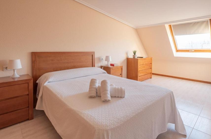One-Bedroom Apartment with Terrace - Photo 4