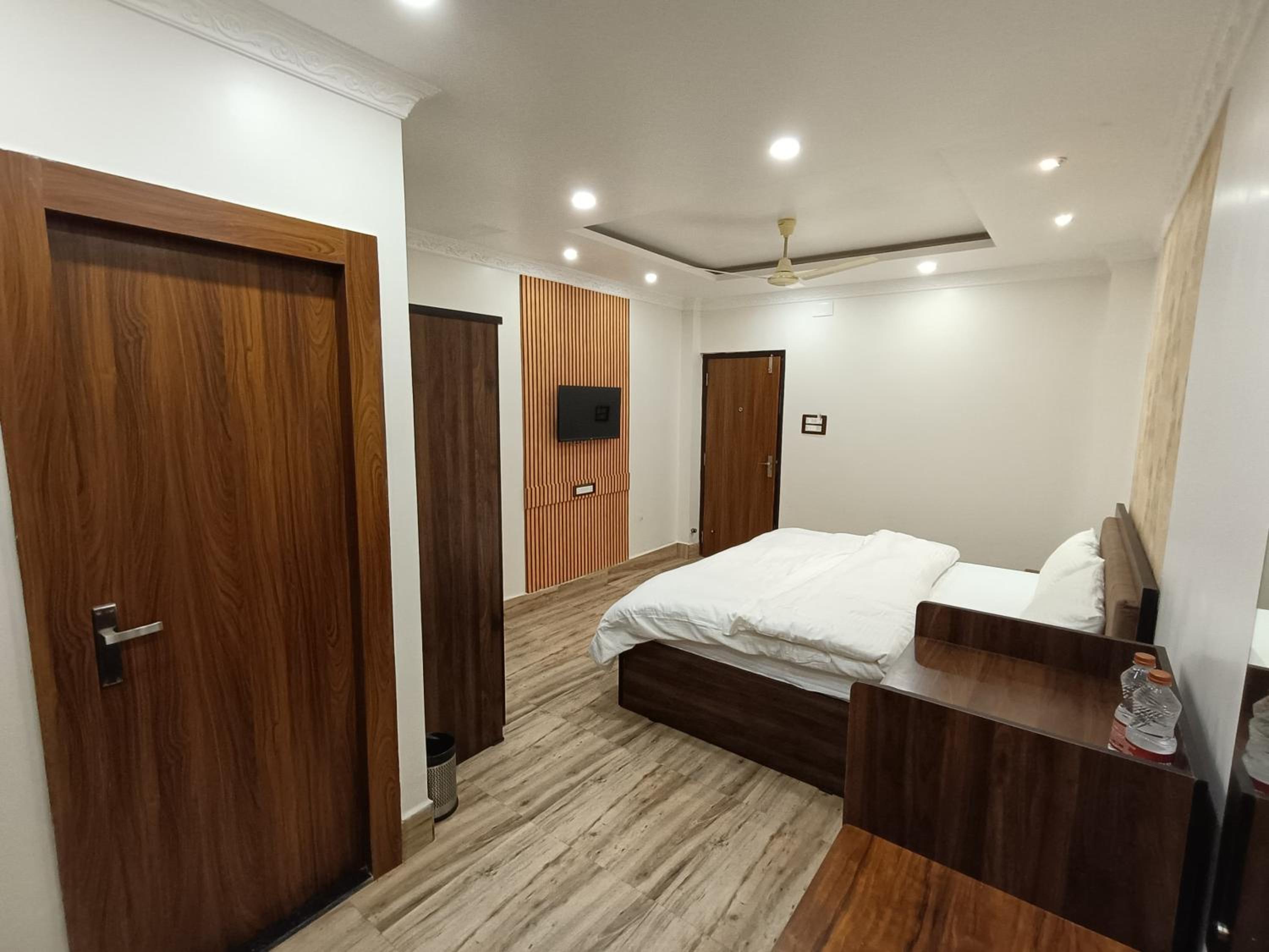 Standard Double Room photo 3