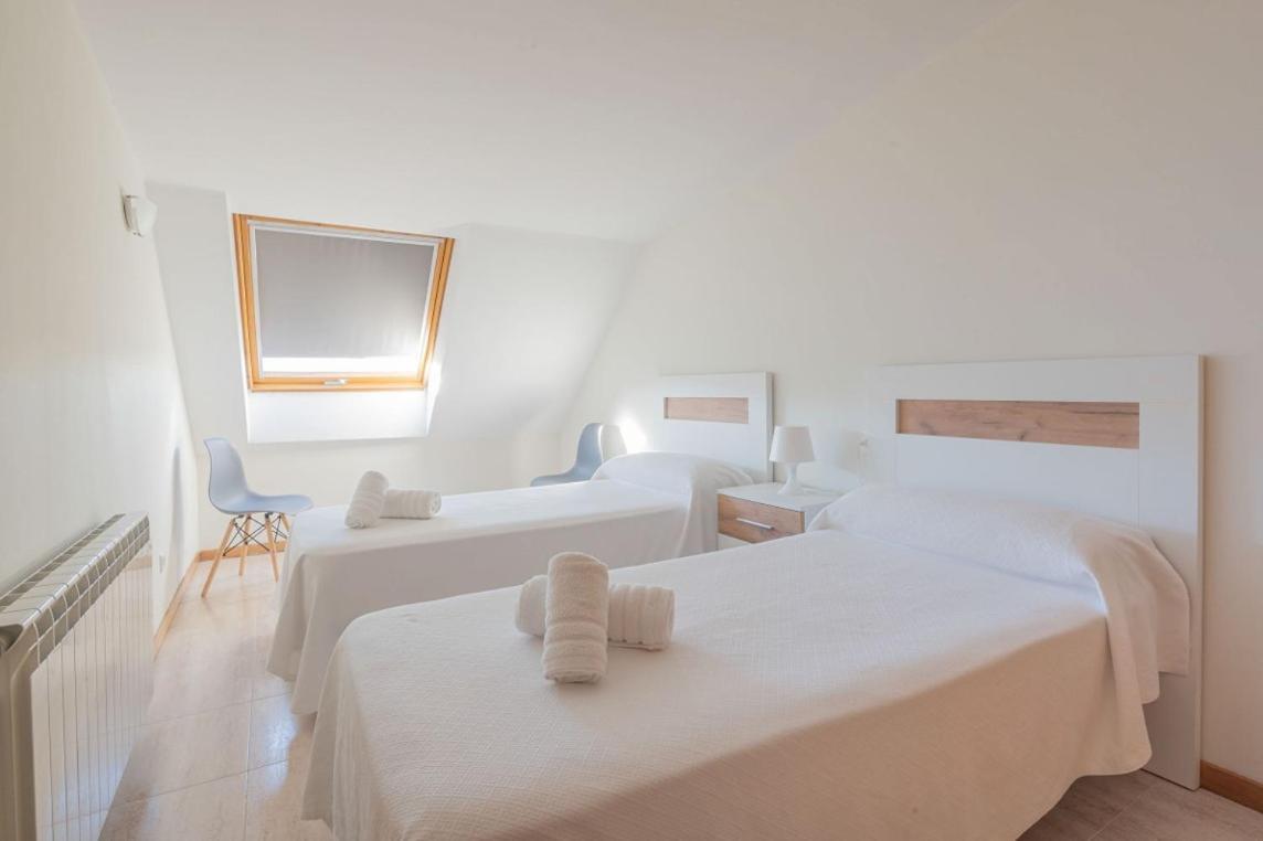 Two-Bedroom Apartment - with terrace and side sea views - Photo 3