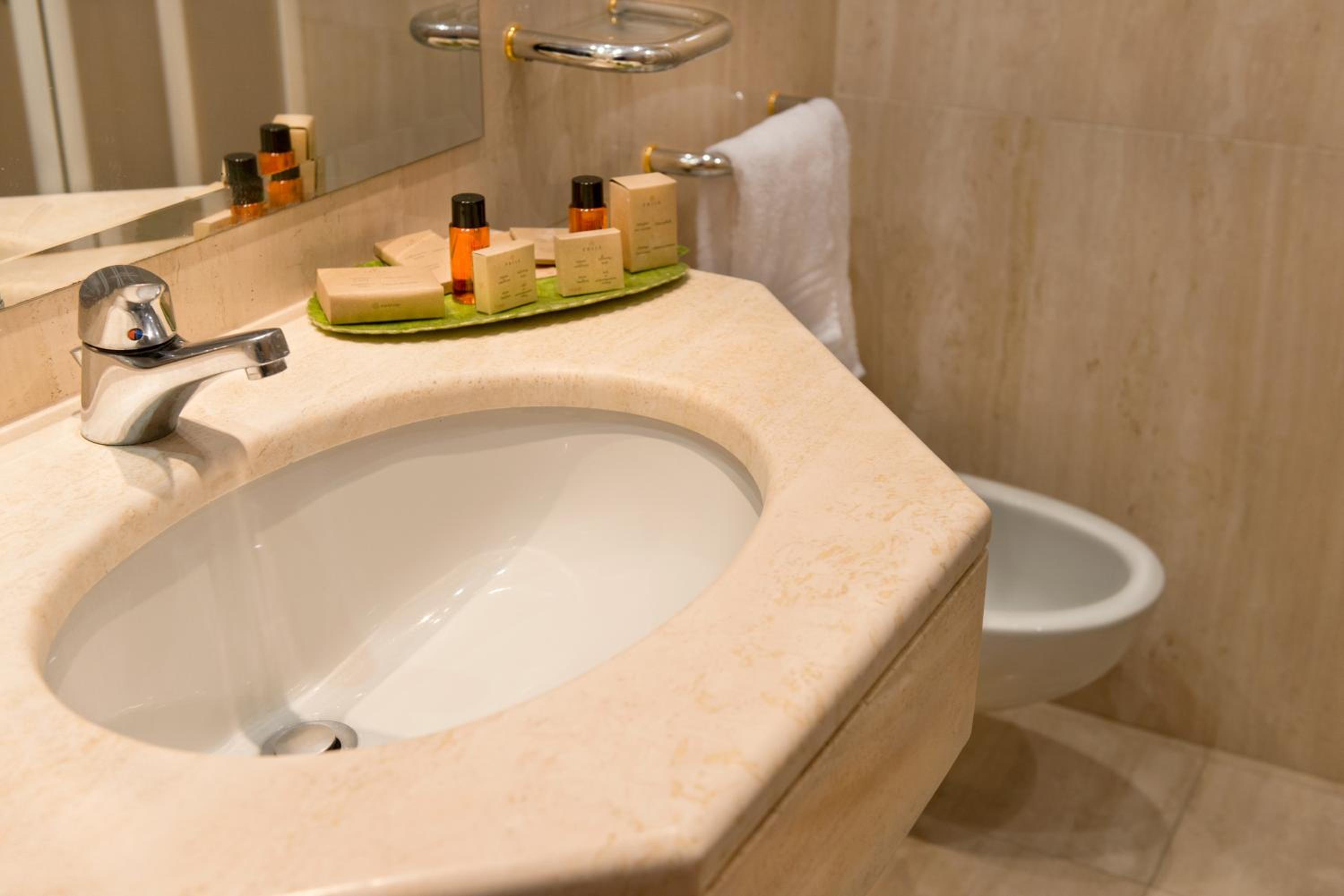 Junior Suite with Sea View - Photo 7