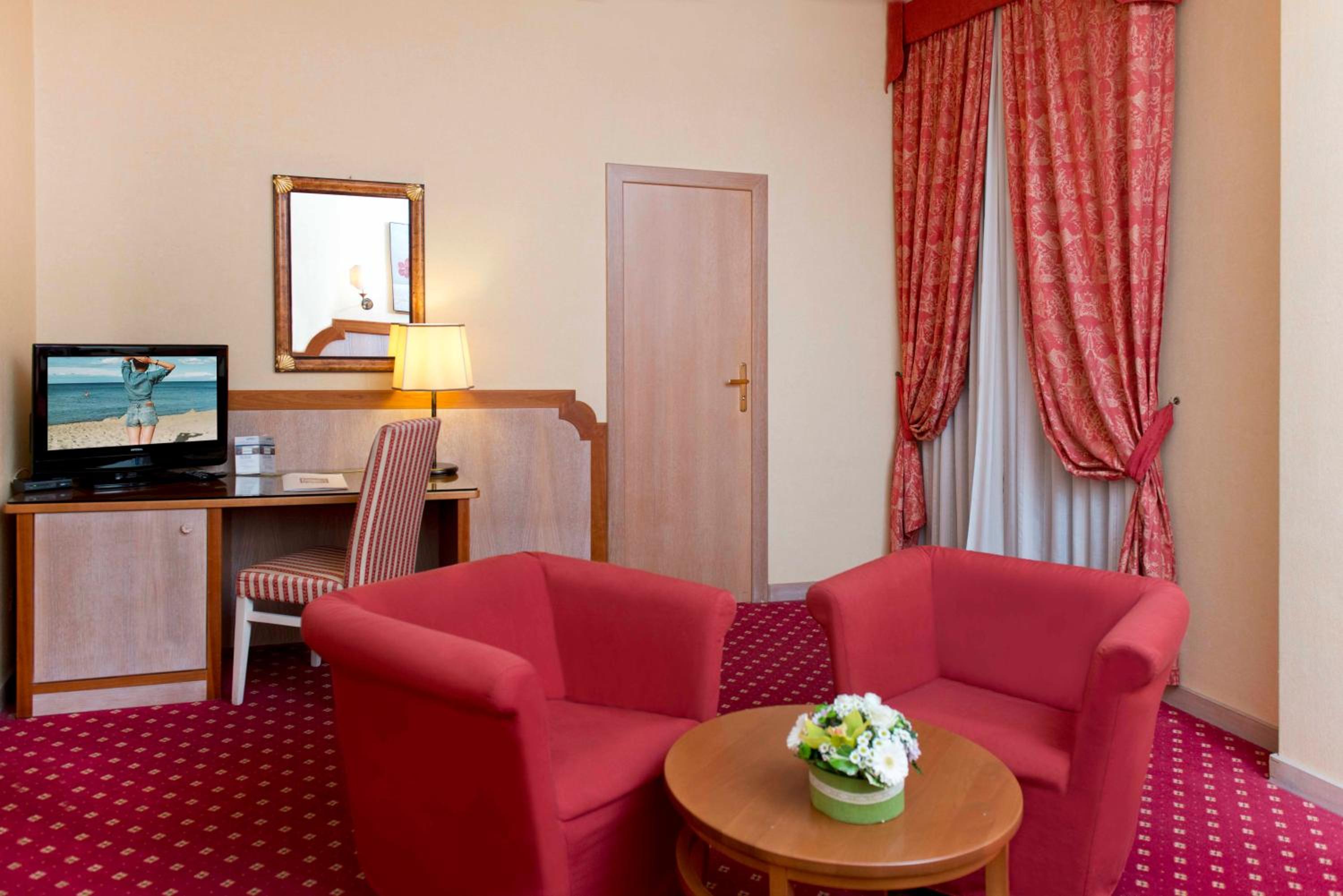 Superior Double or Twin Room photo 3