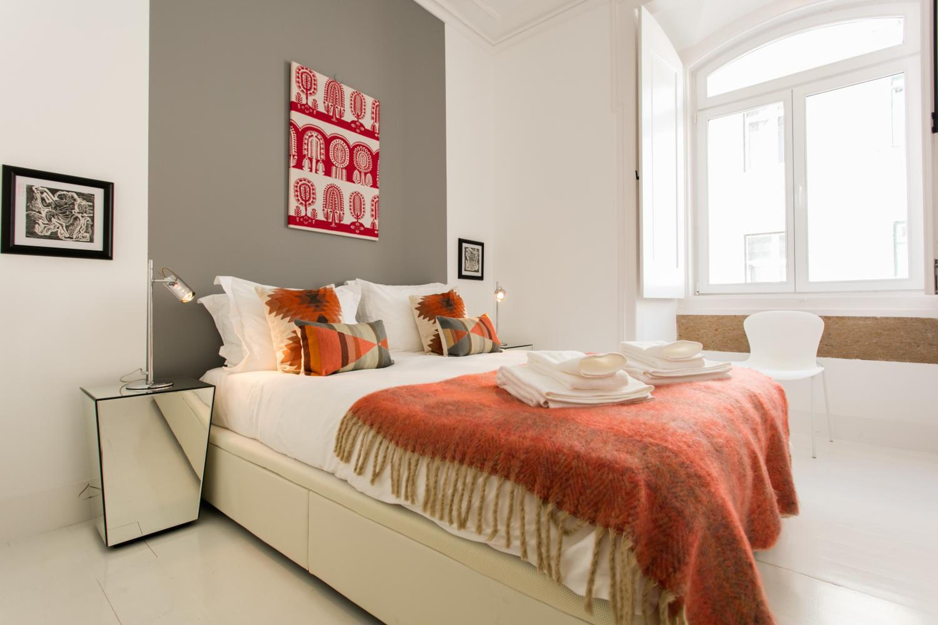 Two-Bedroom Apartment - Photo 7