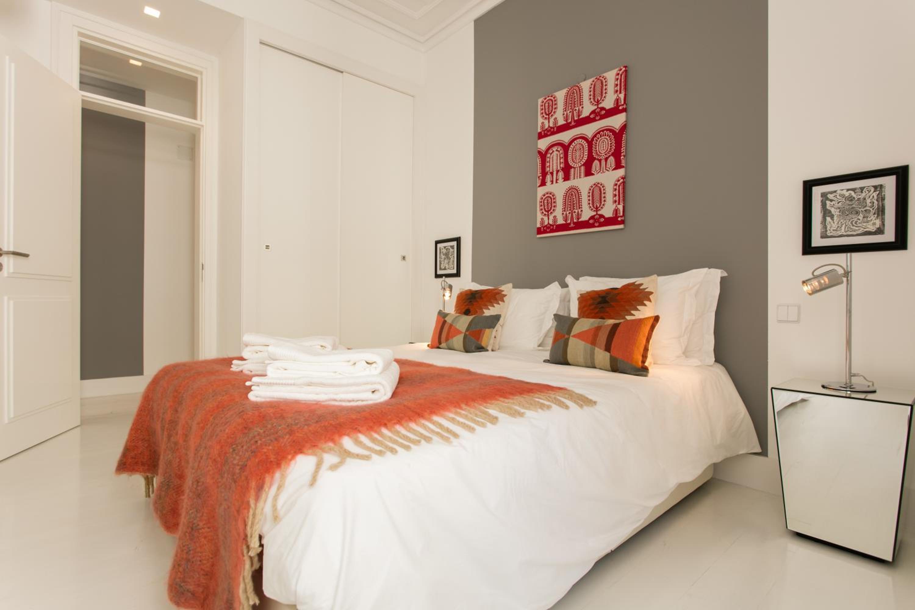 Two-Bedroom Apartment - Photo 9
