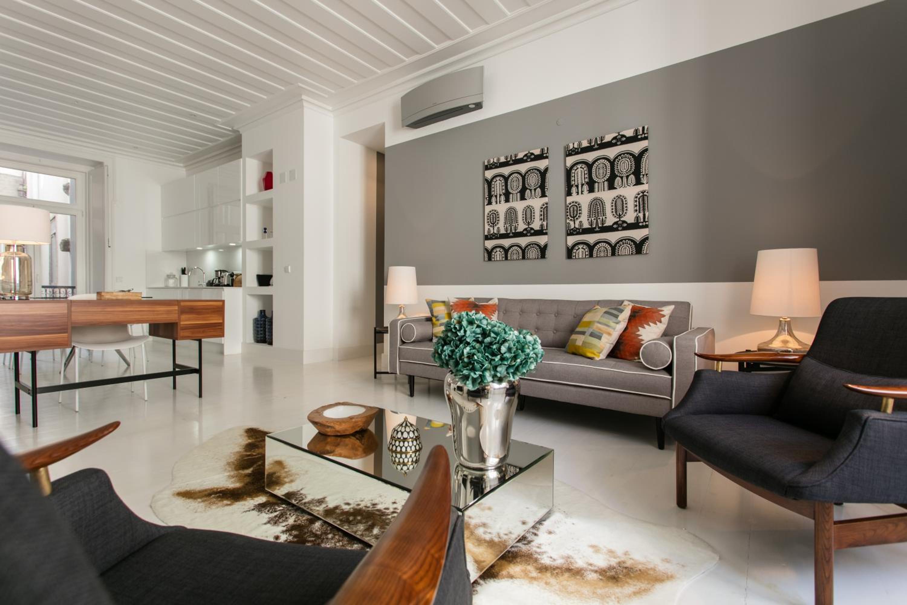 Two-Bedroom Apartment - Photo 12