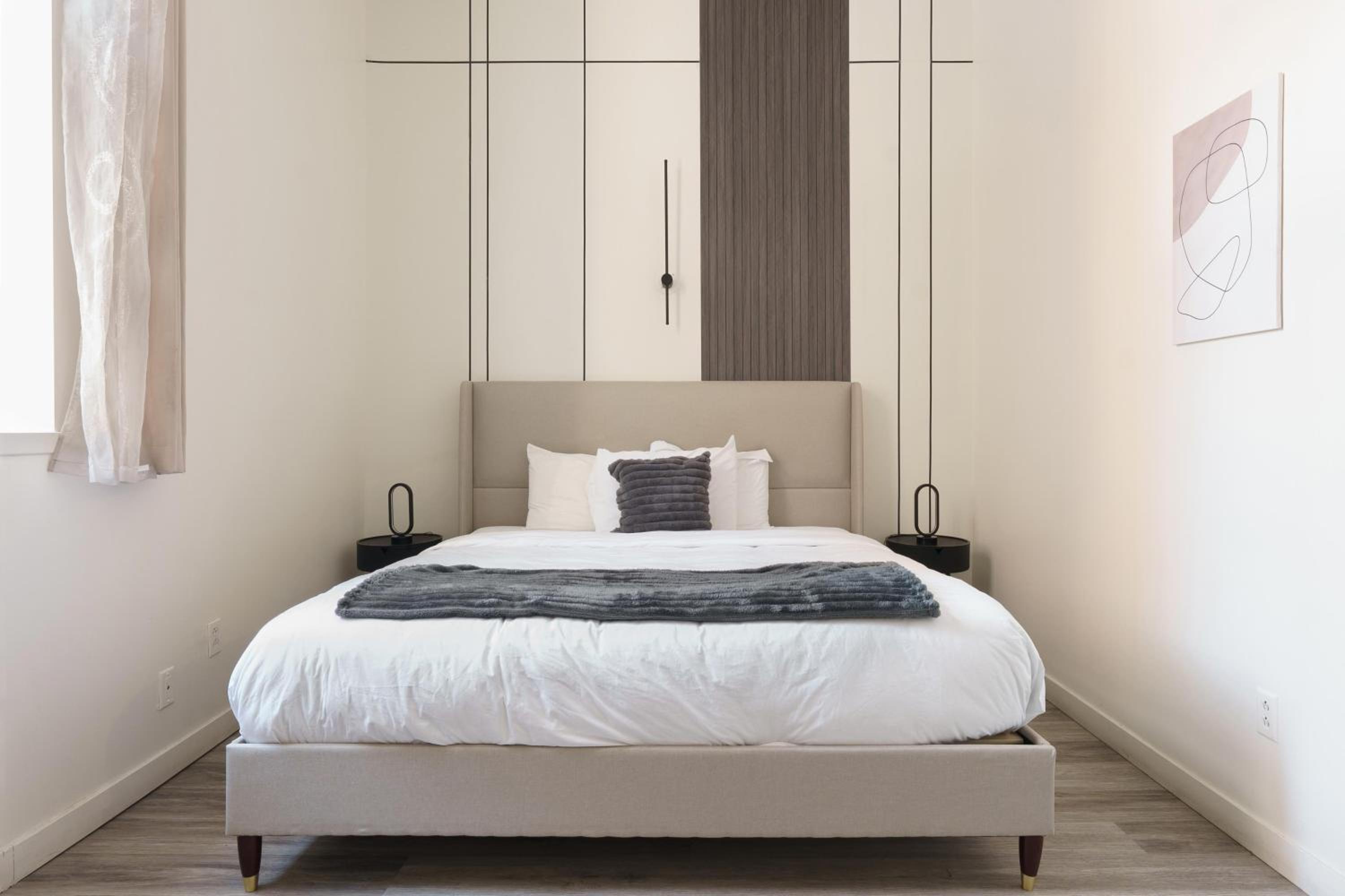 Deluxe Room, 1 King Bed - Photo 4